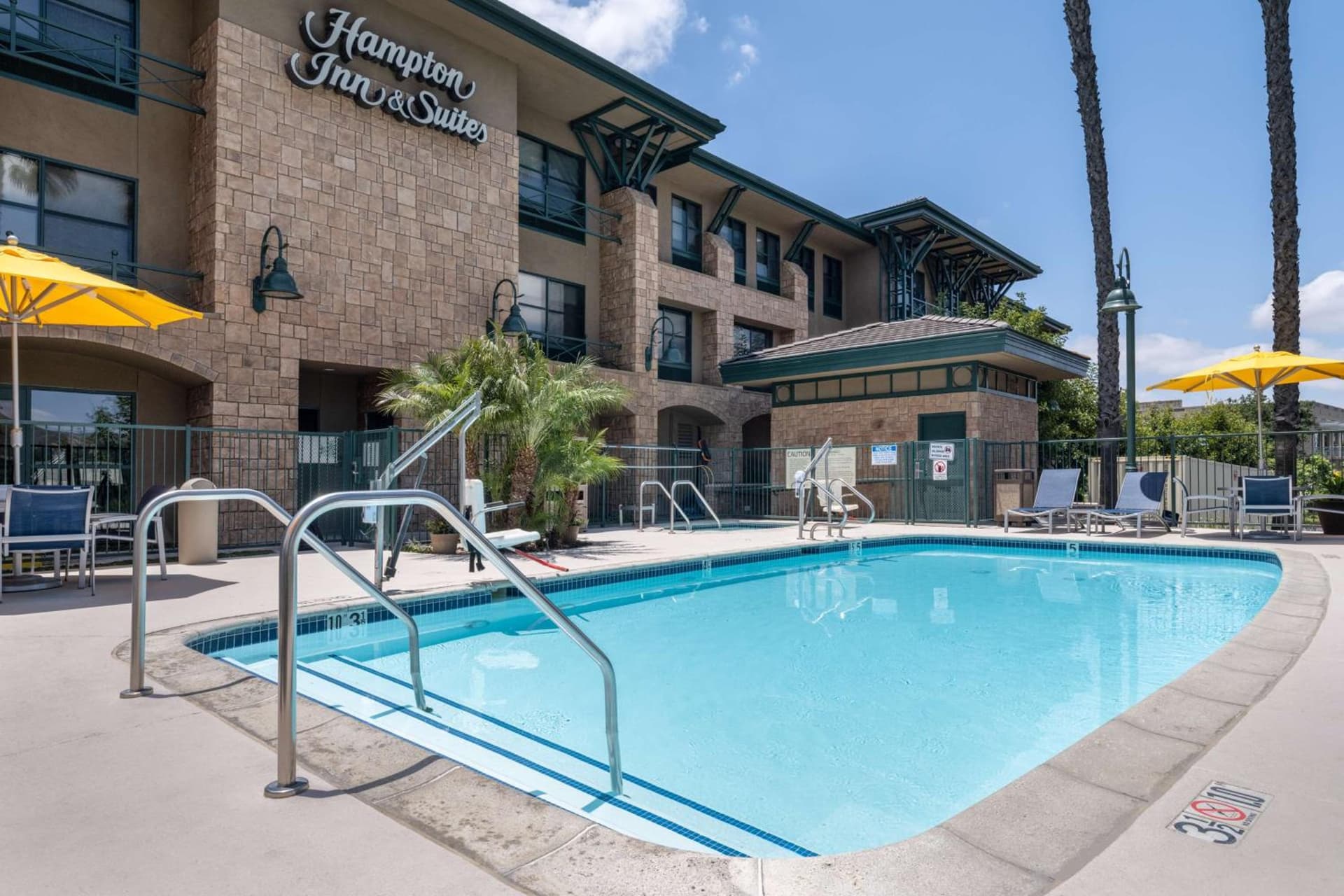 Hampton Inn & Suites Agoura Hills property views in Agoura Hills, CA — gallery photo 3