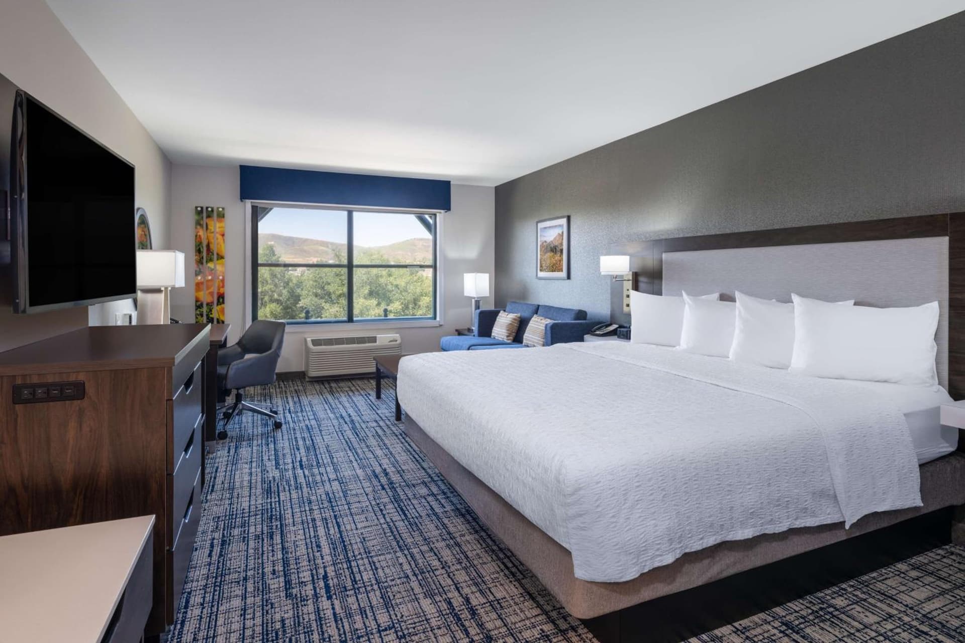 Hampton Inn & Suites Agoura Hills gallery photo in Agoura Hills, CA — image 4
