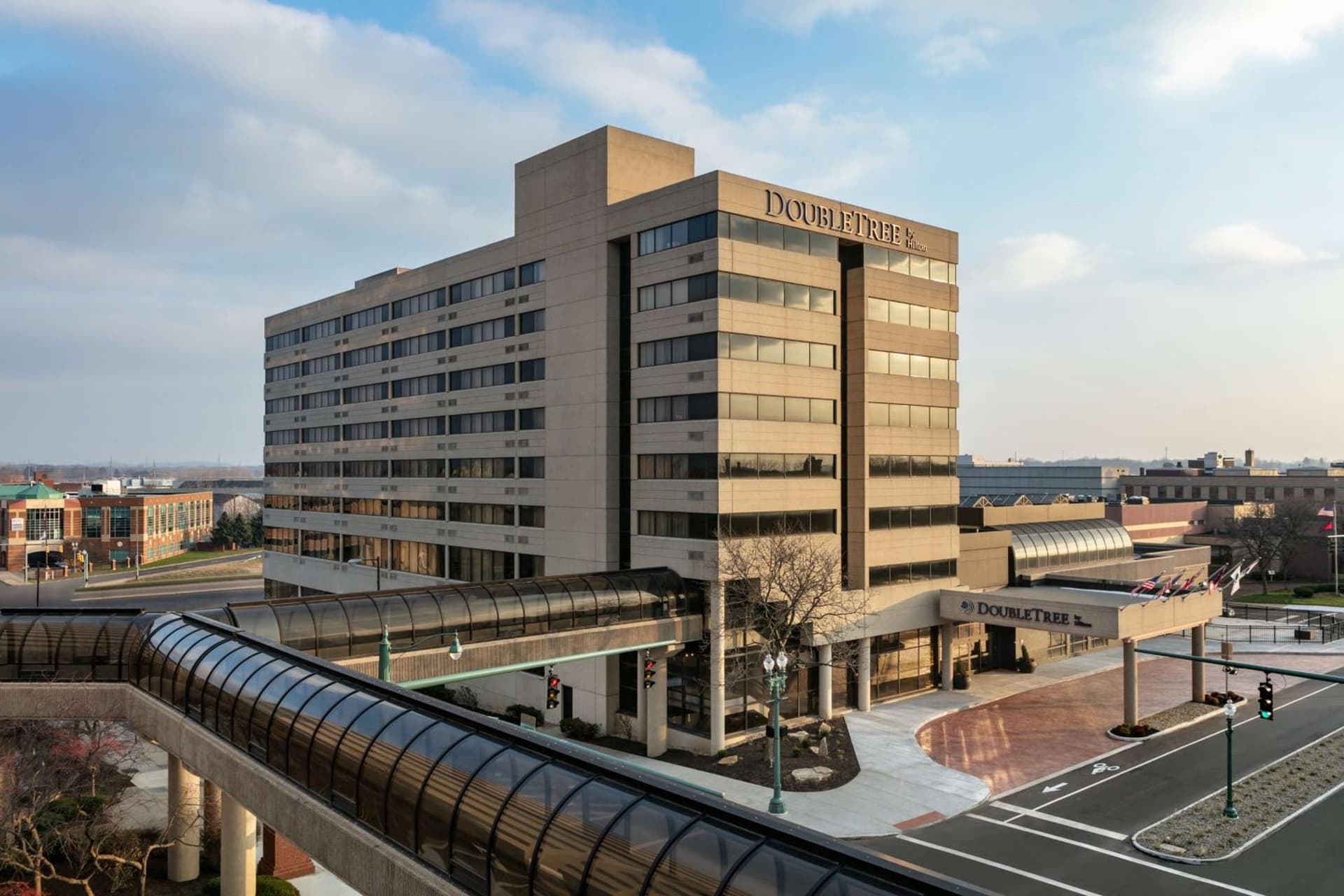 DoubleTree by Hilton Canton Downtown interior in Canton, OH — gallery photo 2