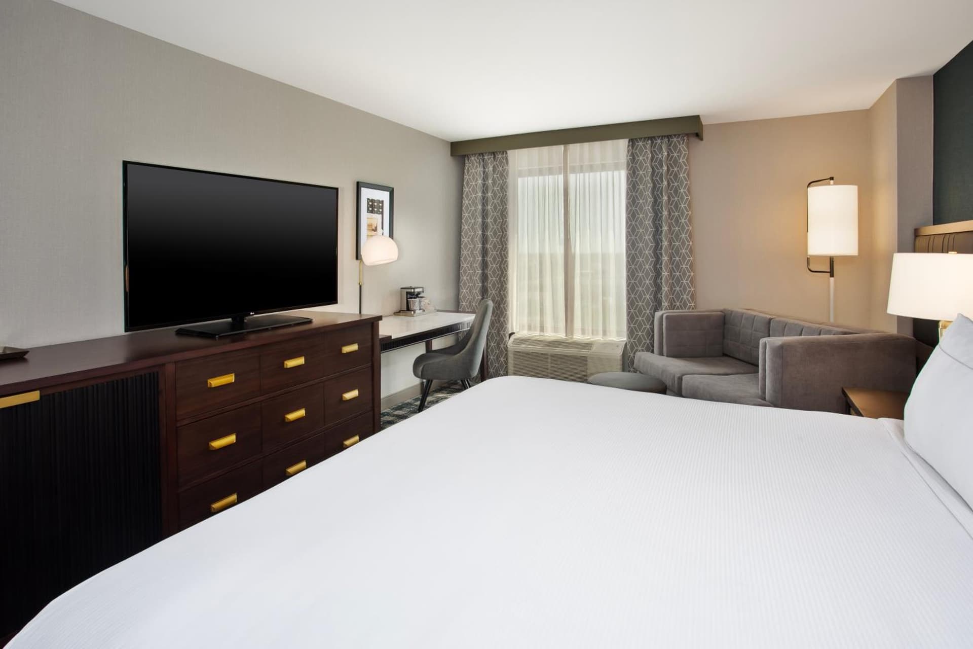 DoubleTree by Hilton Lansing gallery photo in Lansing, MI — image 62