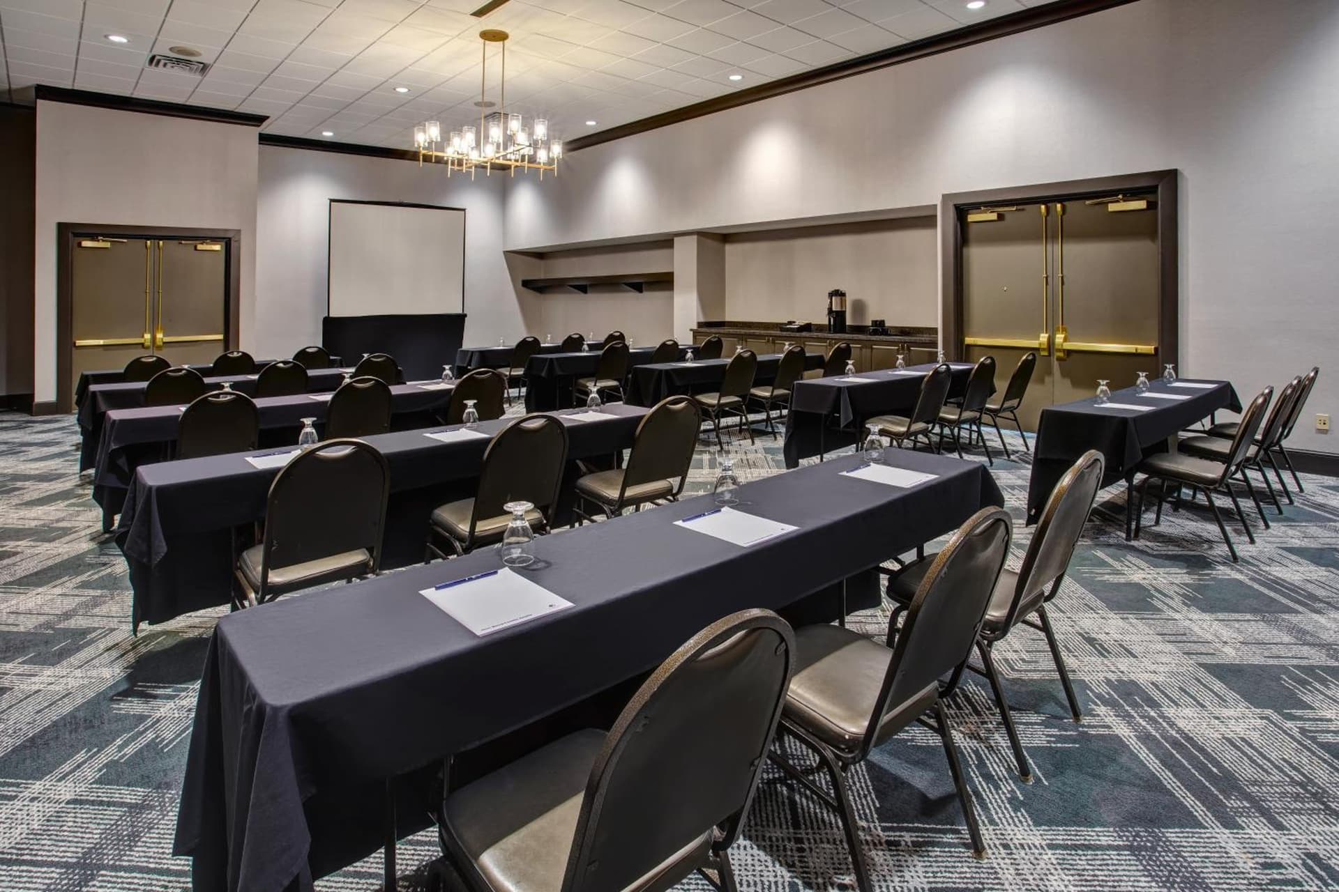 DoubleTree by Hilton Lansing gallery photo in Lansing, MI — image 57