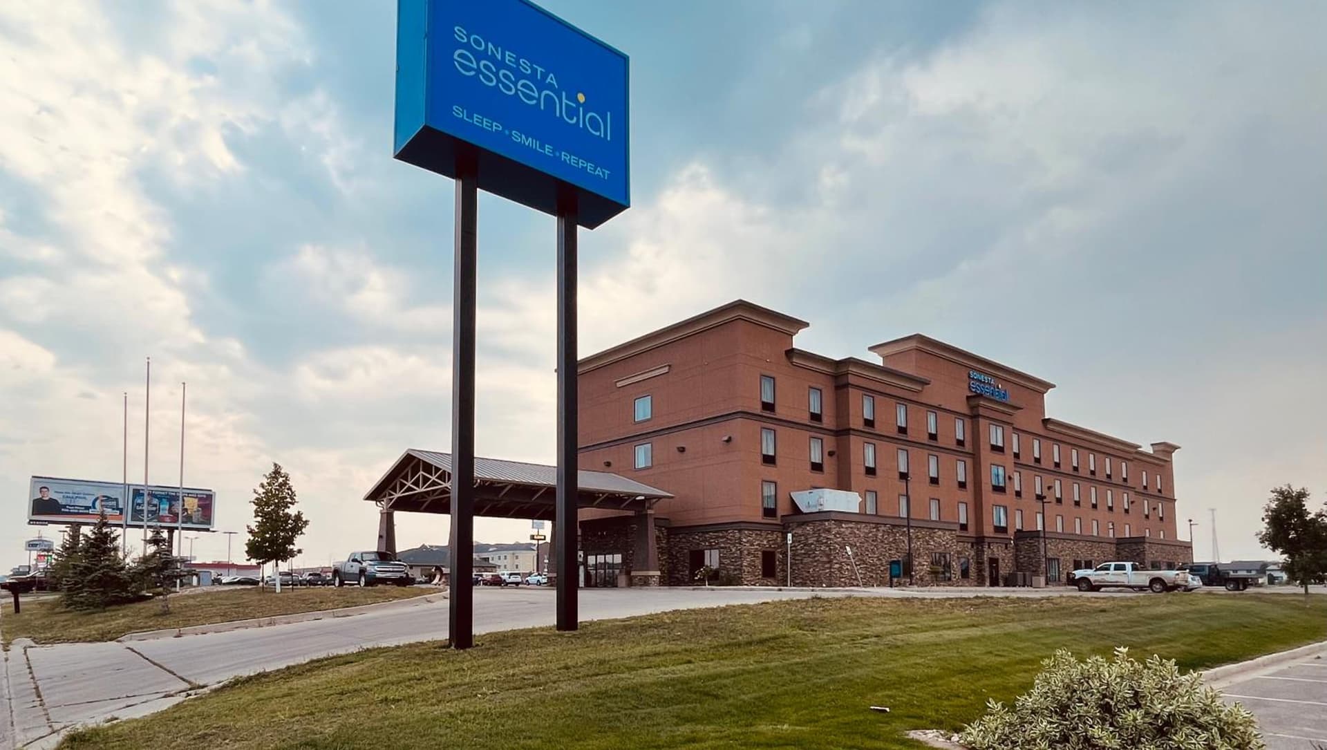 Legend Hotel Minot featured exterior or lobby in Minot, ND — similar hotel