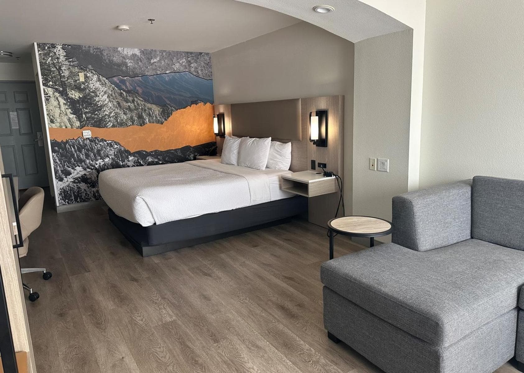 La Quinta Inn & Suites by Wyndham Albuquerque Midtown gallery photo in Albuquerque, NM — image 17