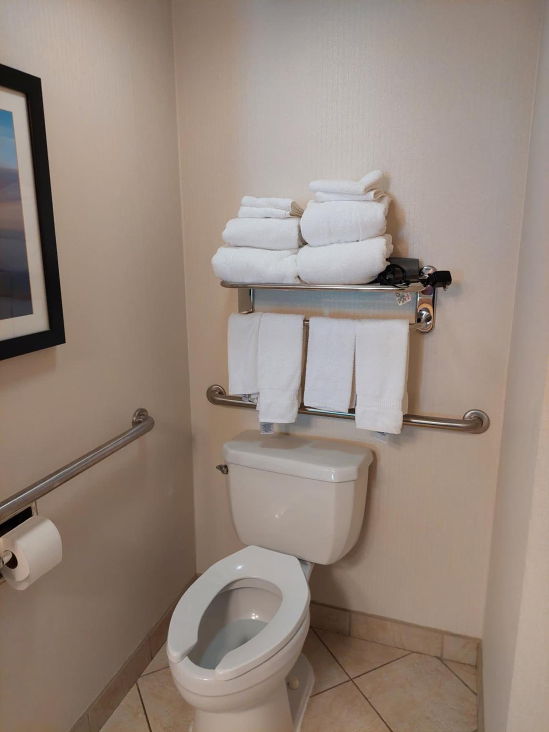 Comfort Suites Beachfront gallery photo in Virginia Beach, VA — image 8