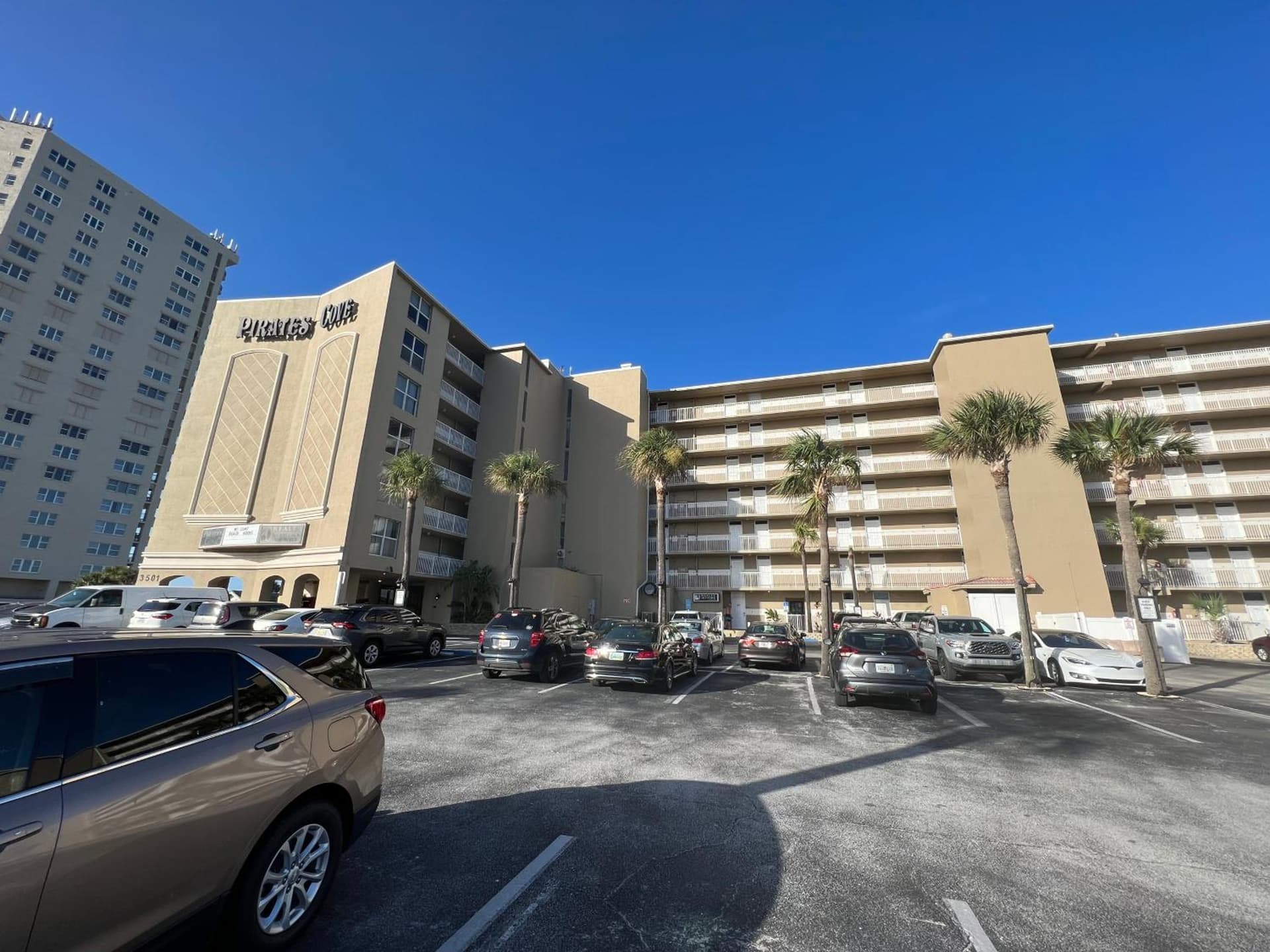 Pirates Cove 4th Floor Balcony Remodeled Condo featured exterior or lobby in Daytona Beach, FL — similar hotel