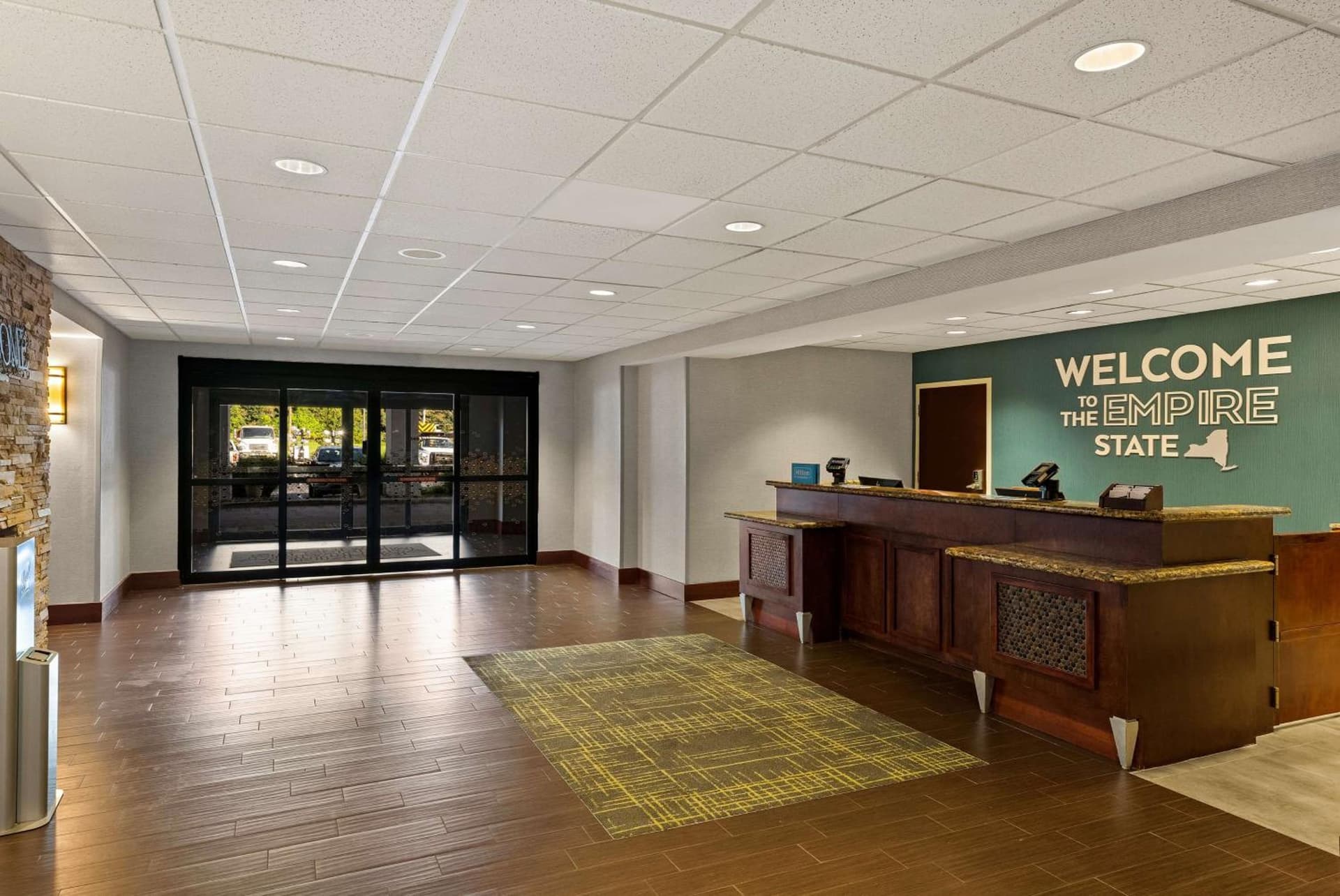 Hampton Inn & Suites Poughkeepsie gallery photo in Spackenkill, NY — image 7