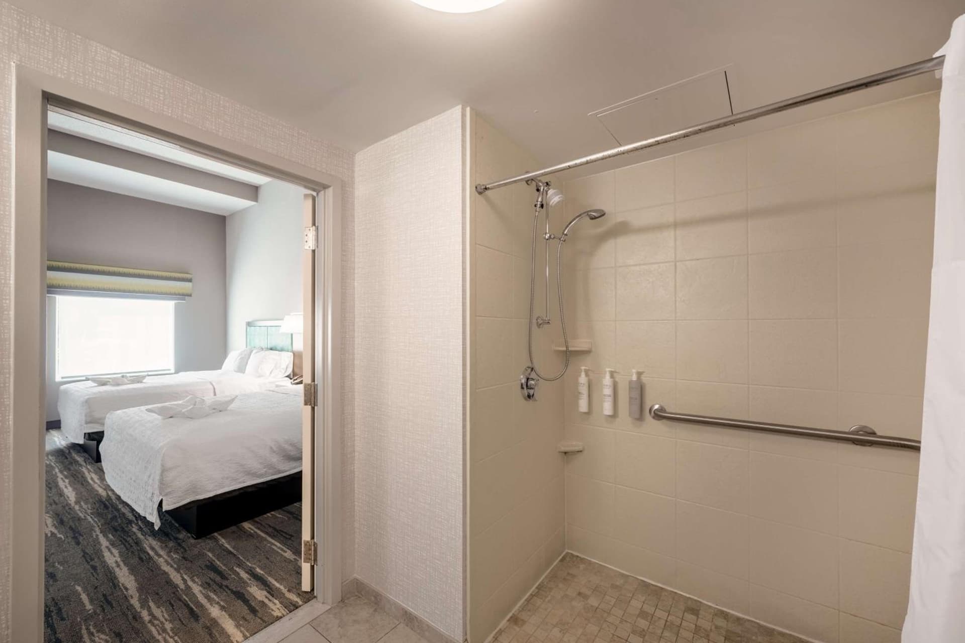 Hampton Inn & Suites Poughkeepsie gallery photo in Spackenkill, NY — image 10
