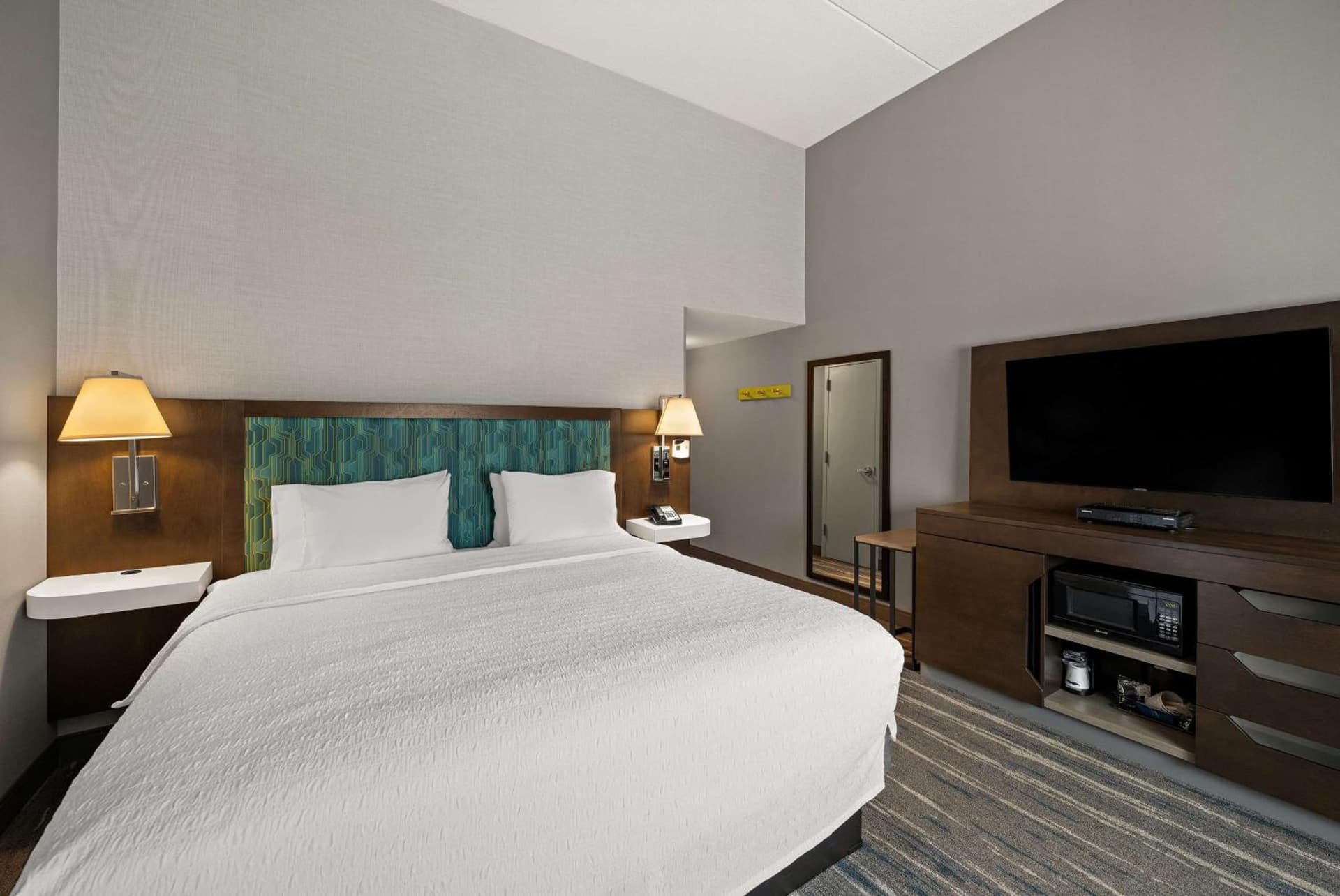 Hampton Inn & Suites Poughkeepsie gallery photo in Spackenkill, NY — image 35