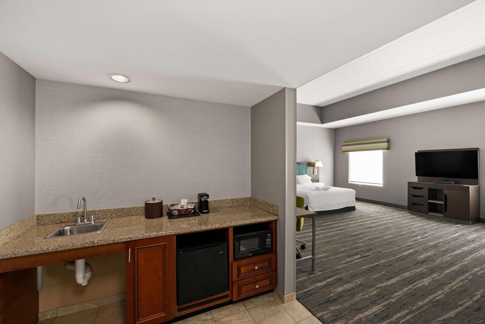 Hampton Inn & Suites Poughkeepsie gallery photo in Spackenkill, NY — image 6