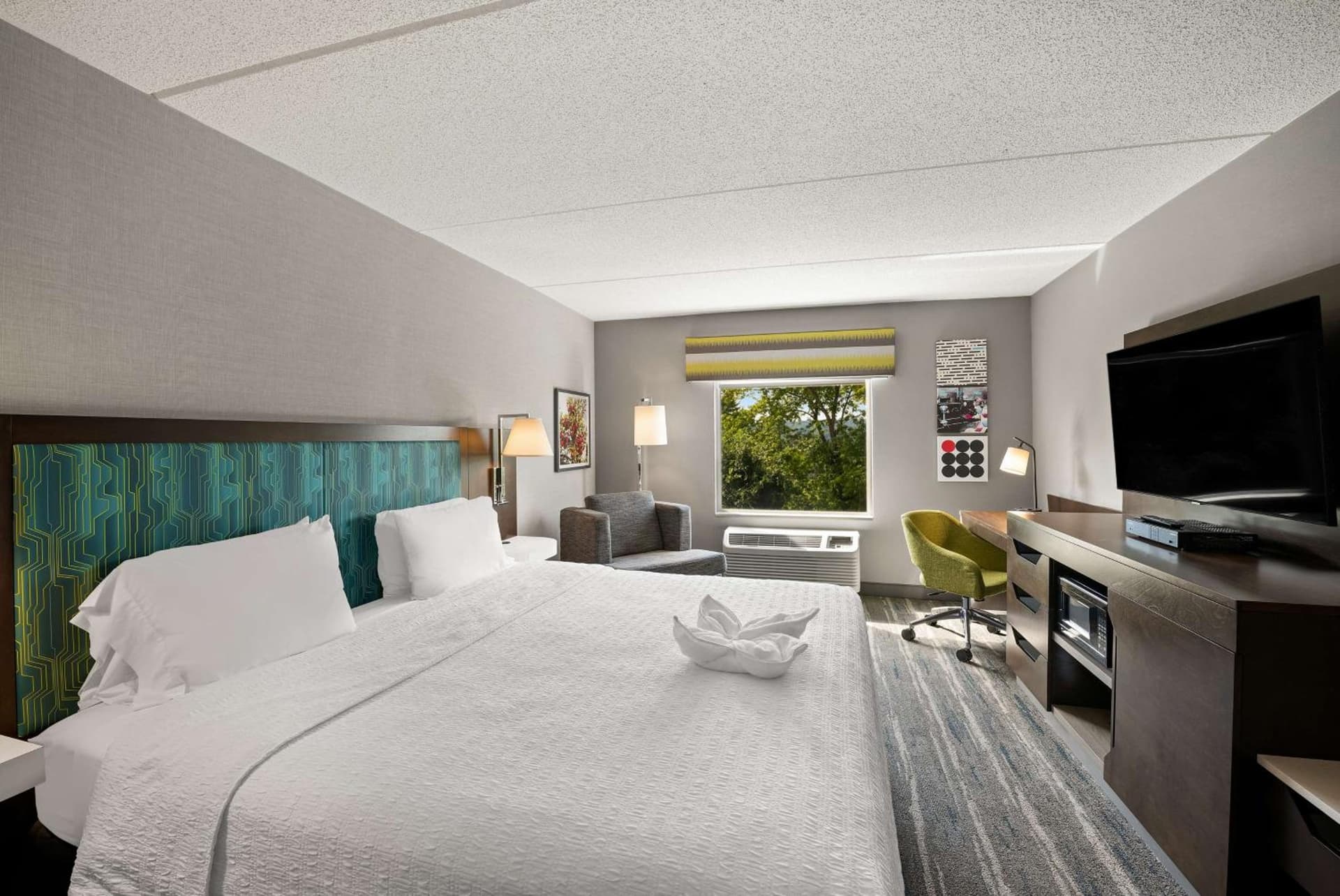 Hampton Inn & Suites Poughkeepsie property views in Spackenkill, NY — gallery photo 3