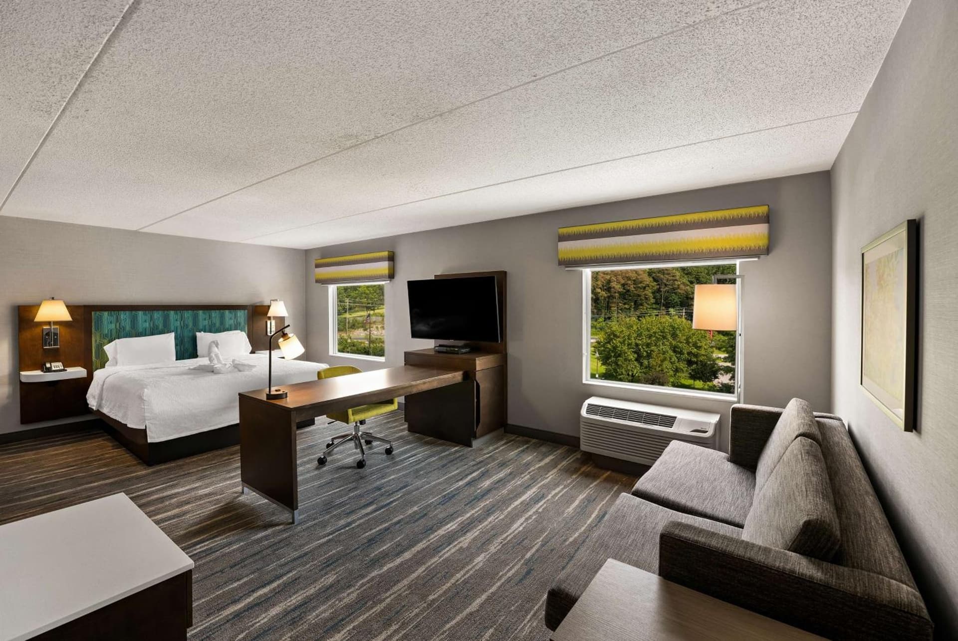 Hampton Inn & Suites Poughkeepsie gallery photo in Spackenkill, NY — image 15