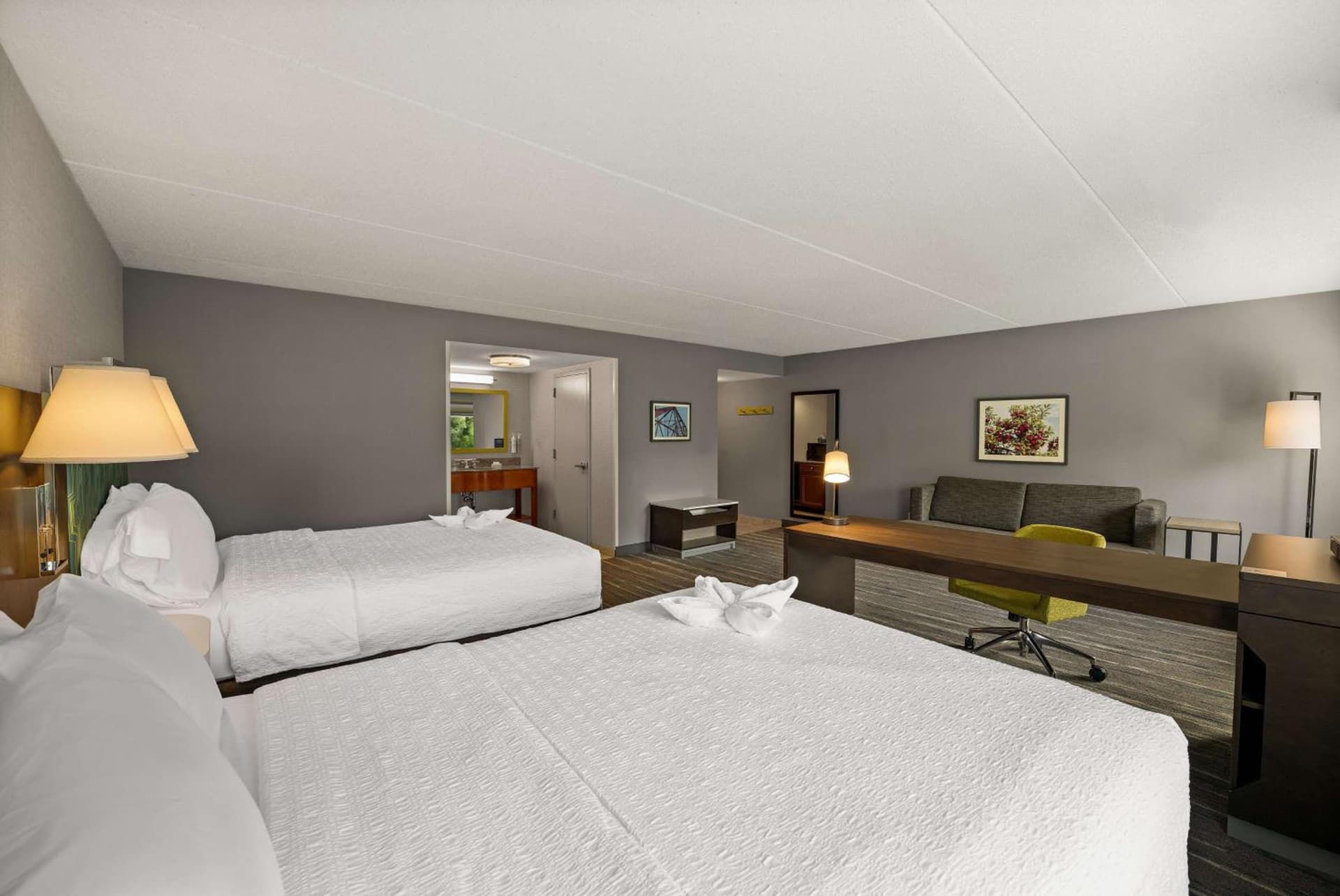 Hampton Inn & Suites Poughkeepsie gallery photo in Spackenkill, NY — image 4