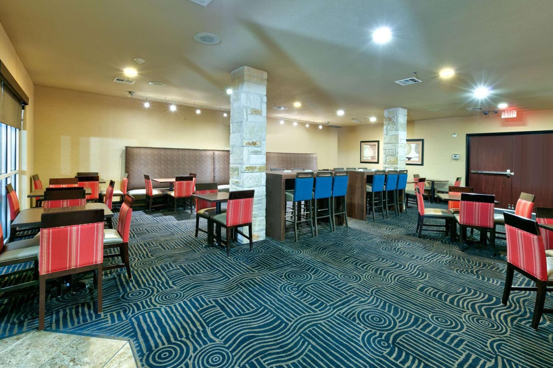 Comfort Suites Arlington - Entertainment District gallery photo in Arlington, TX — image 19