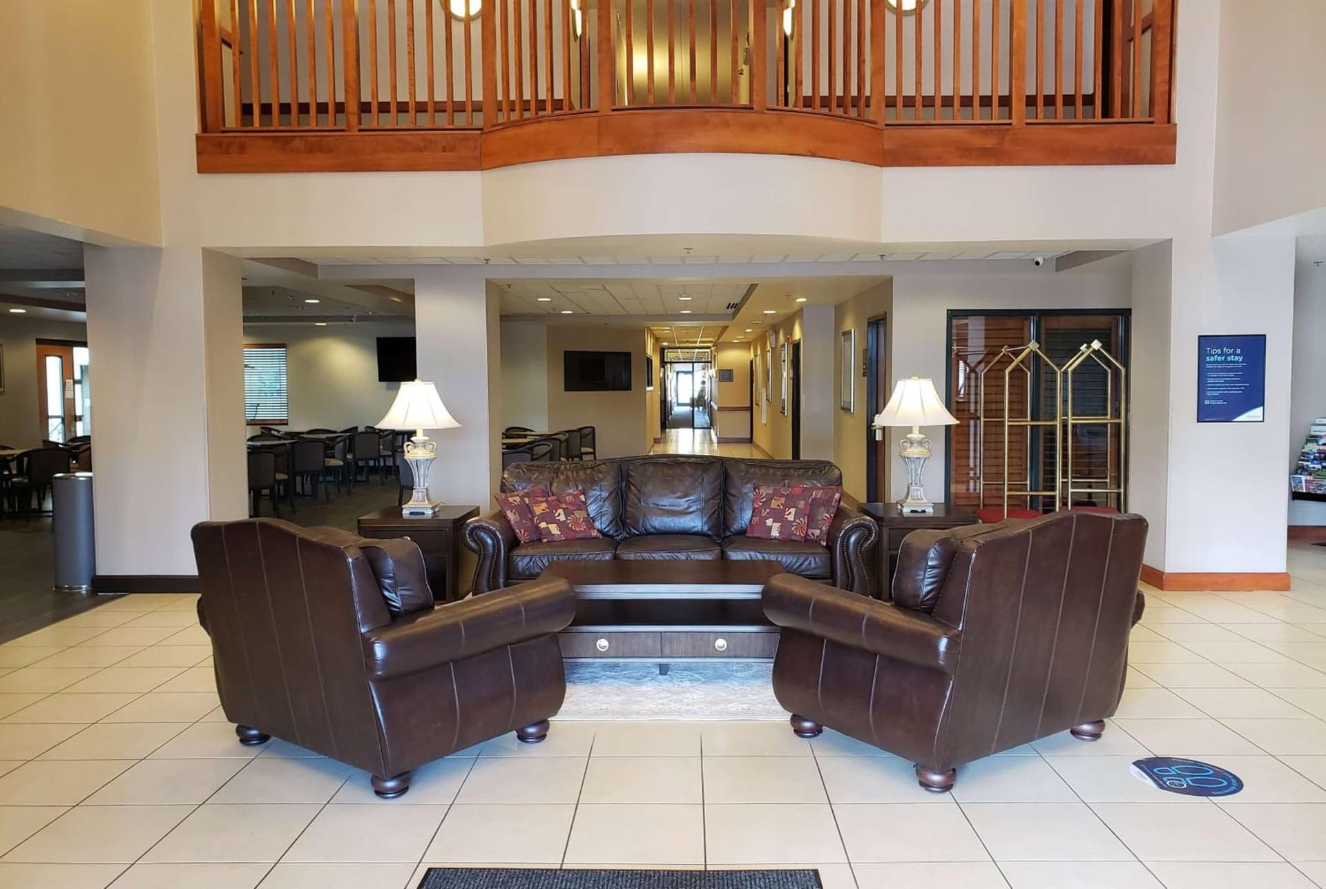 Wingate by Wyndham Coon Rapids interior in Coon Rapids, MN — gallery photo 2