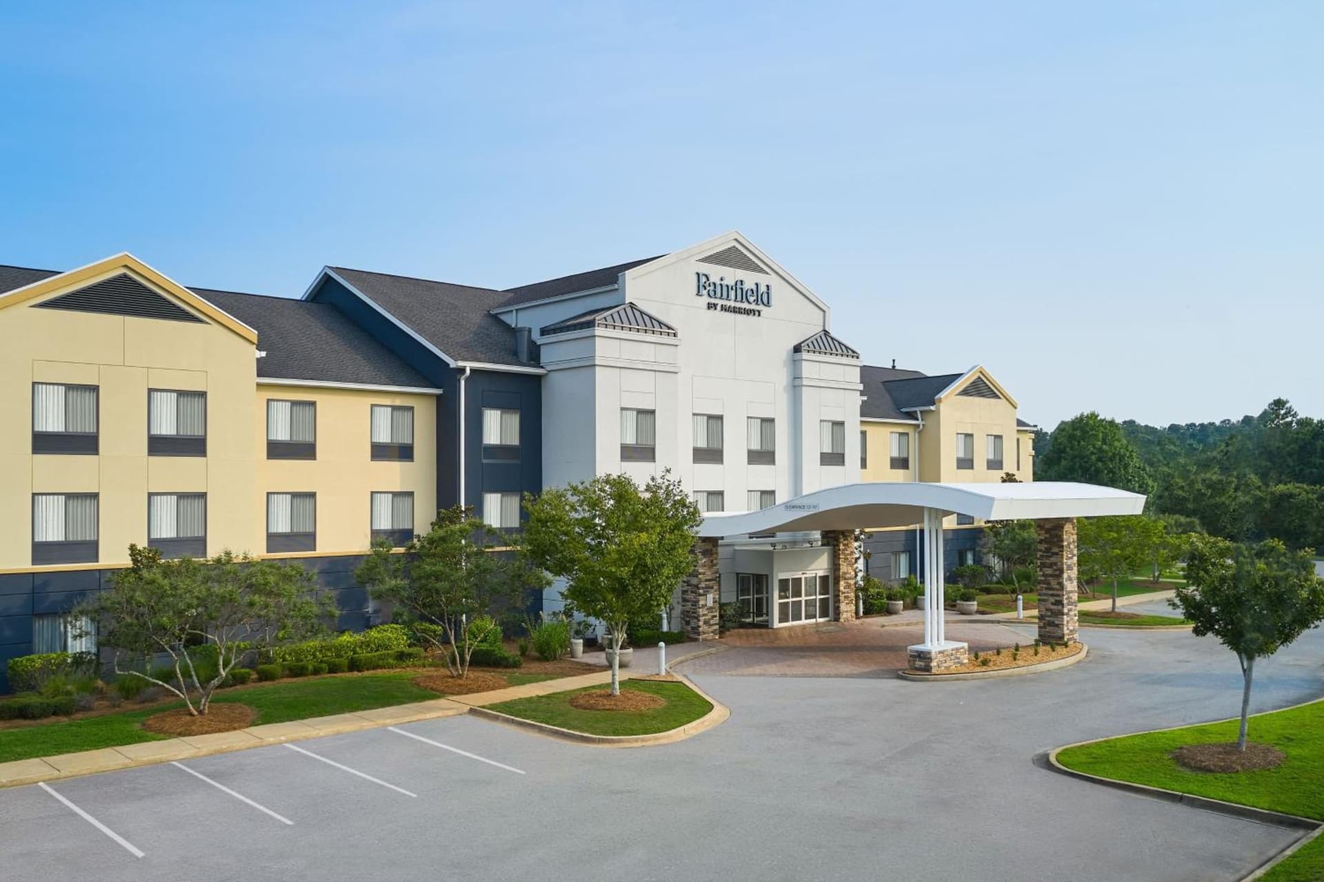 Fairfield Inn & Suites Auburn Opelika property views in Opelika, AL — gallery photo 3