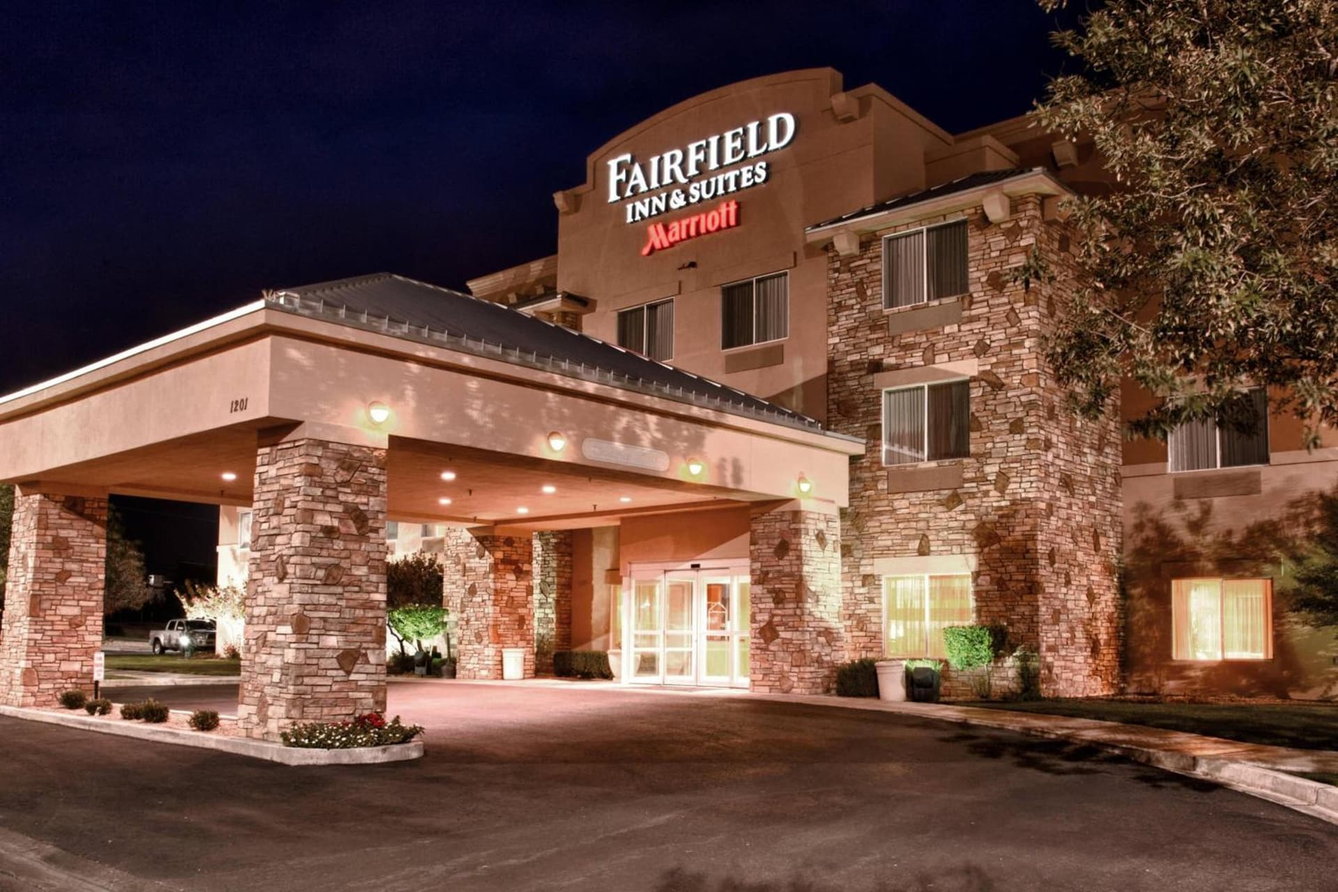 Fairfield by Marriott Inn & Suites Roswell interior in Roswell, NM — gallery photo 2