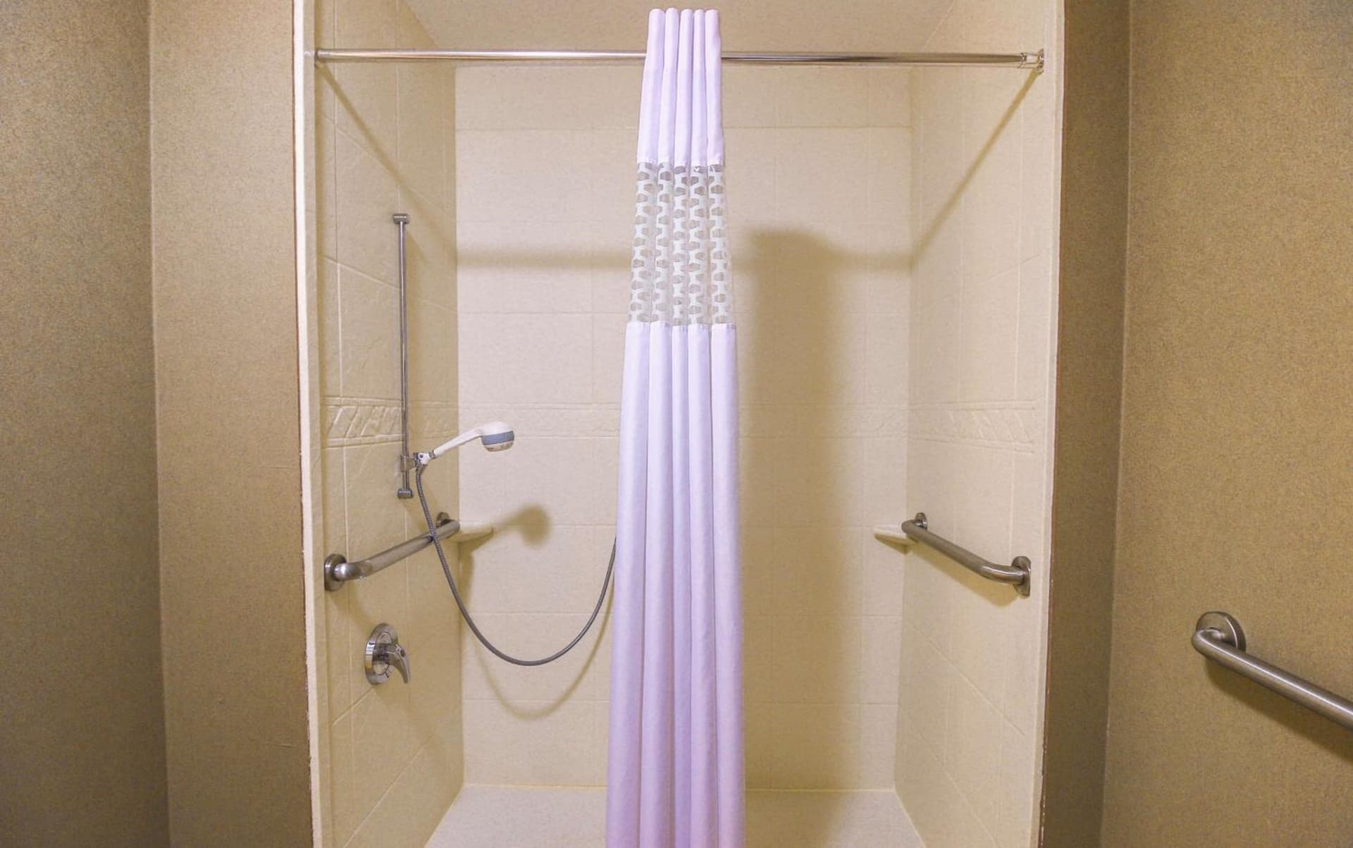 Hampton Inn & Suites Flowery Branch gallery photo in Flowery Branch, GA — image 22