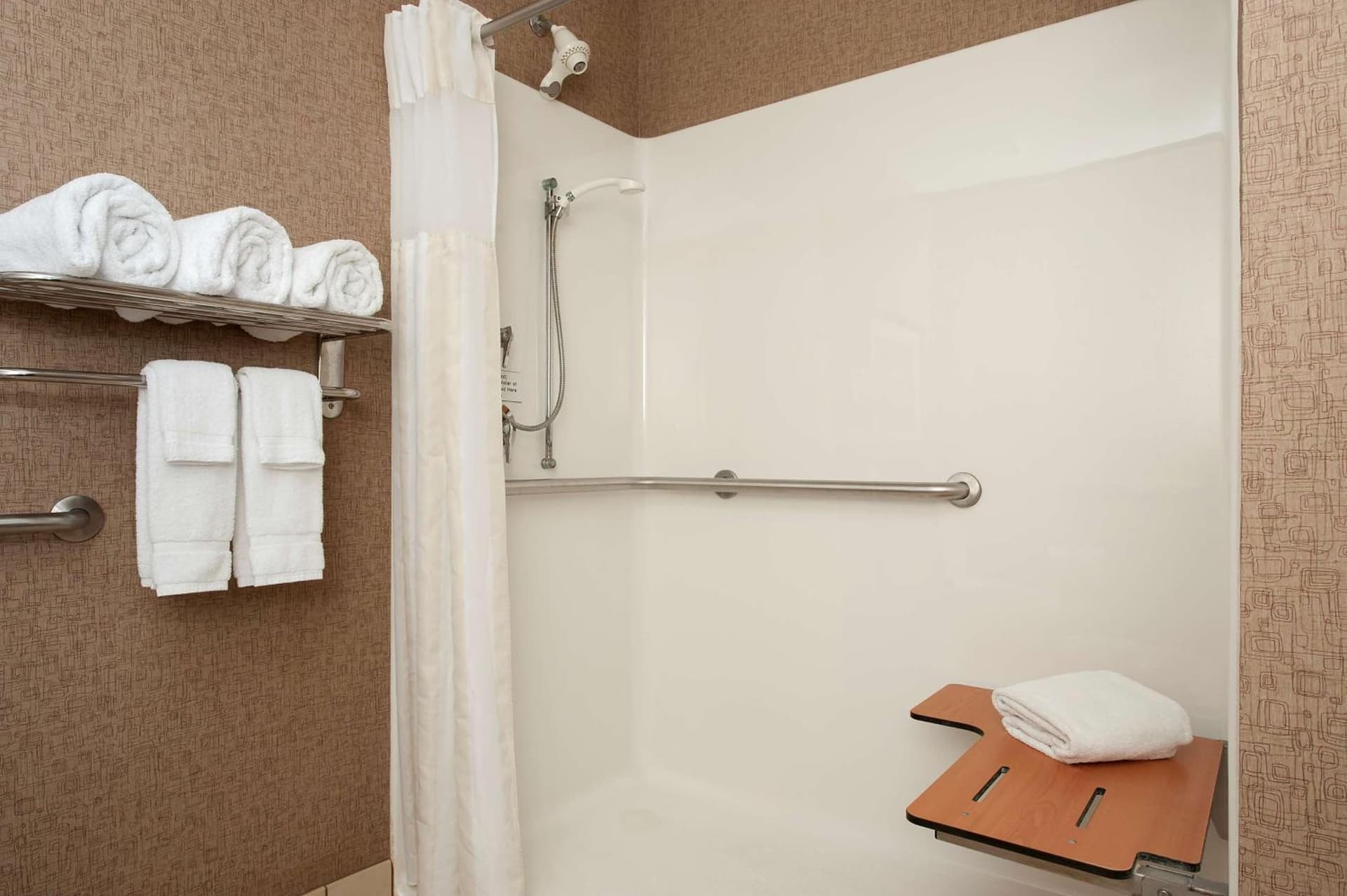 Hilton Garden Inn Columbus Edinburgh interior in Edinburgh, IN — gallery photo 2