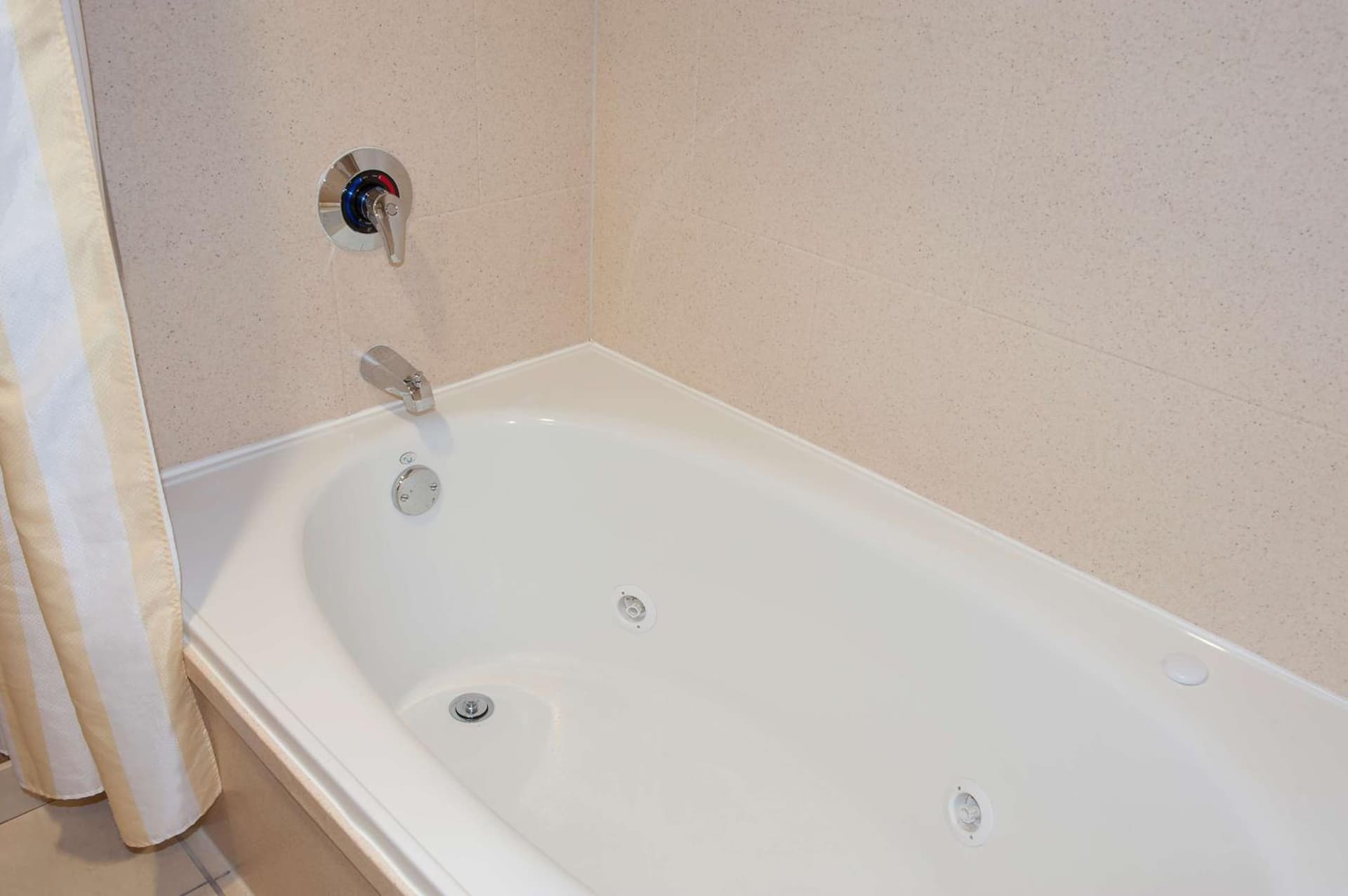 Hilton Garden Inn Columbus Edinburgh property views in Edinburgh, IN — gallery photo 3