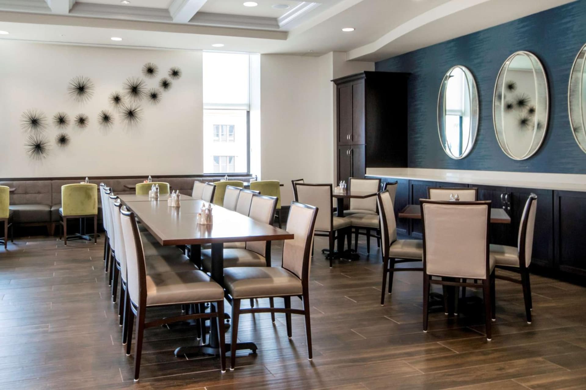 Embassy Suites Louisville Downtown gallery photo in Louisville, KY — image 75