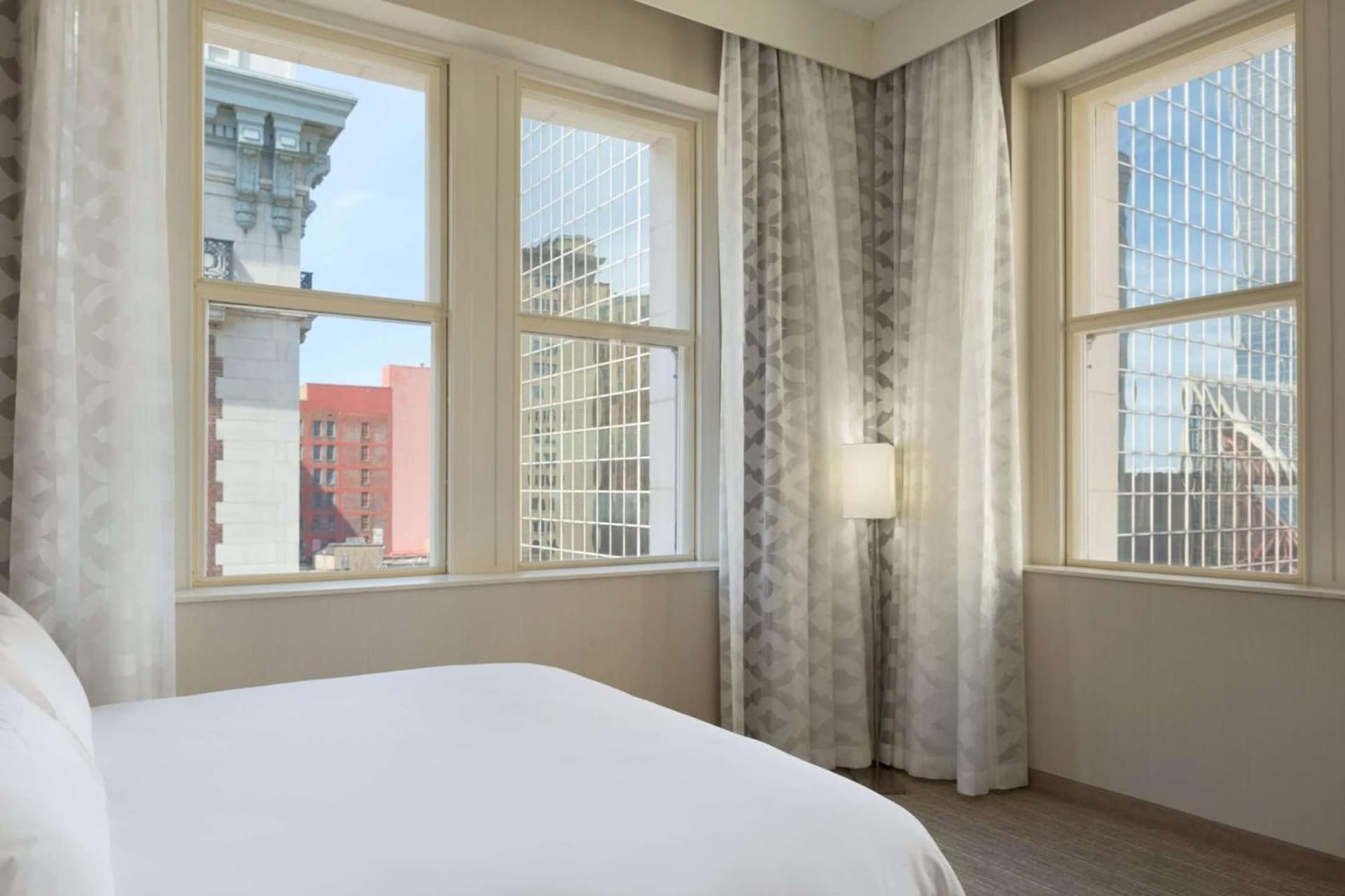 Embassy Suites Louisville Downtown gallery photo in Louisville, KY — image 98