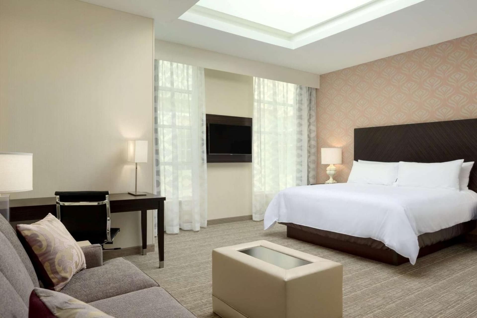 Embassy Suites Louisville Downtown gallery photo in Louisville, KY — image 9