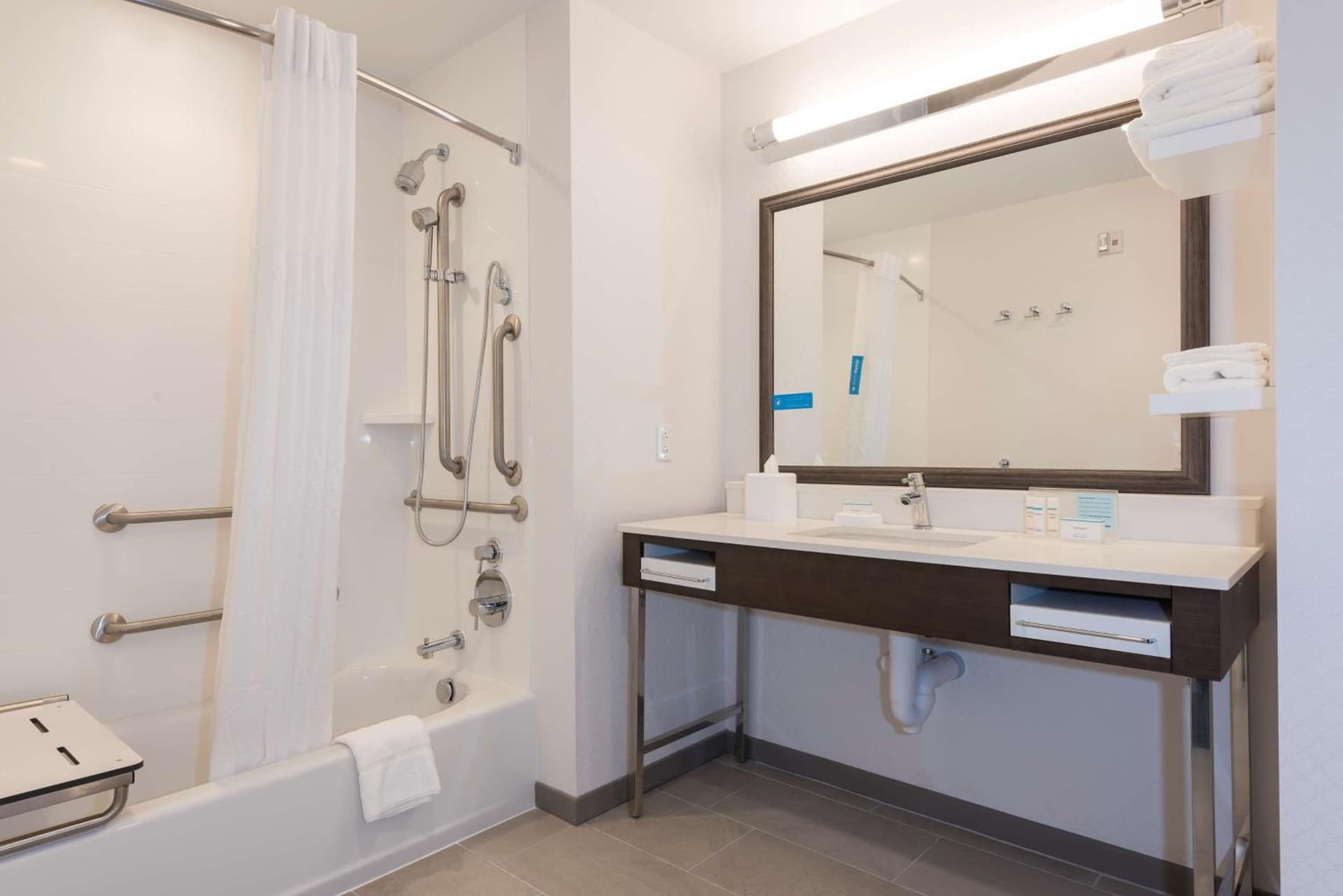 Hampton Inn & Suites Indianapolis-Keystone, IN gallery photo in Indianapolis, IN — image 11