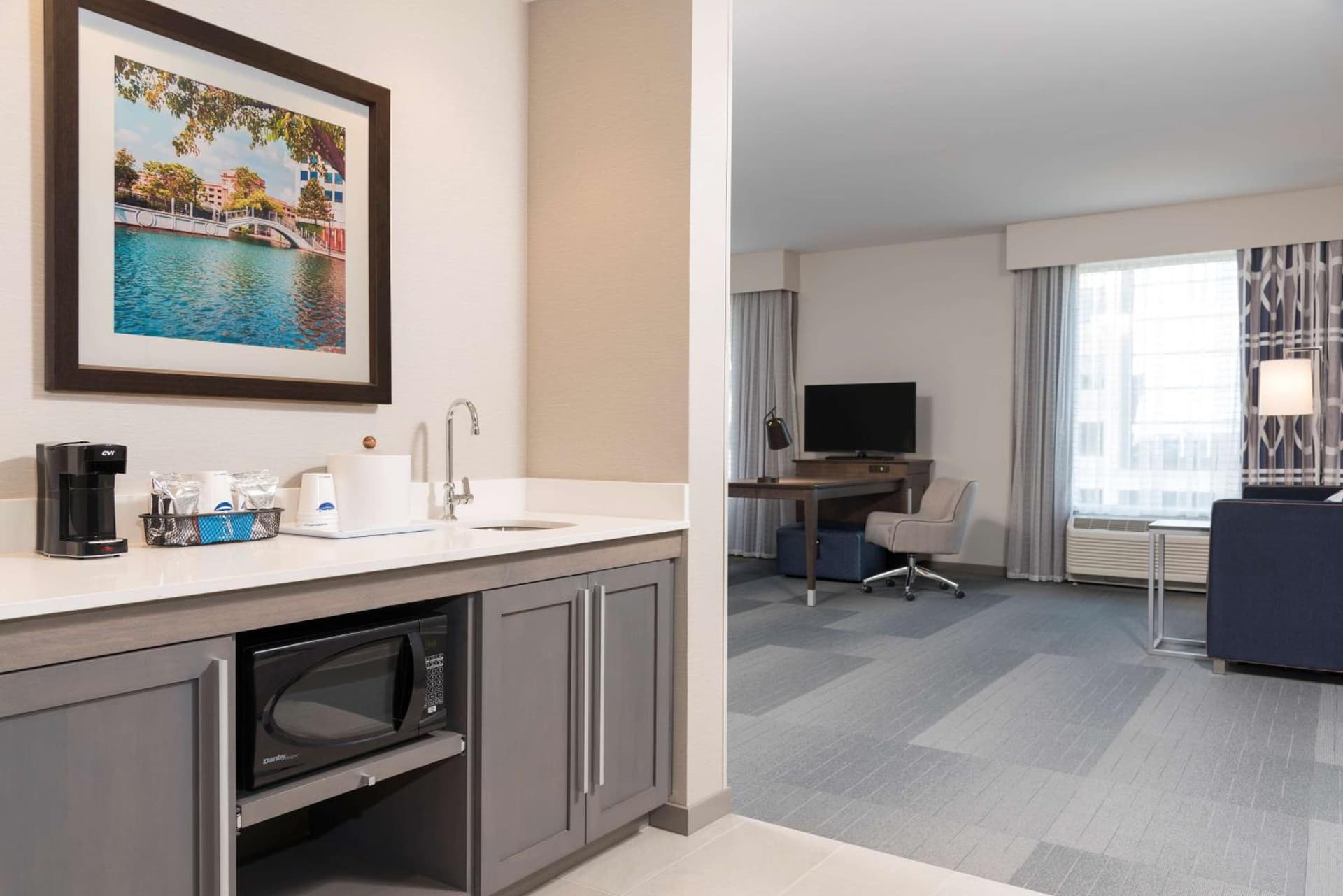 Hampton Inn & Suites Indianapolis-Keystone, IN gallery photo in Indianapolis, IN — image 17