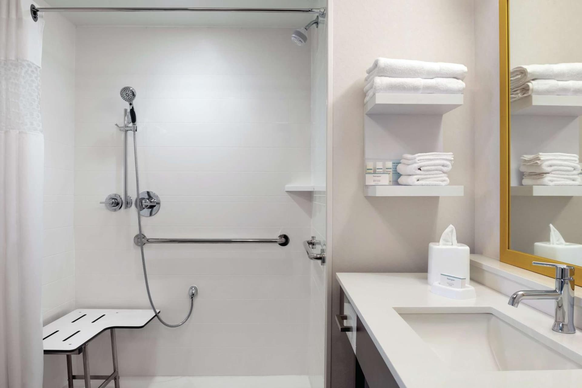 Hampton Inn Champaign Southwest gallery photo in Champaign, IL — image 4
