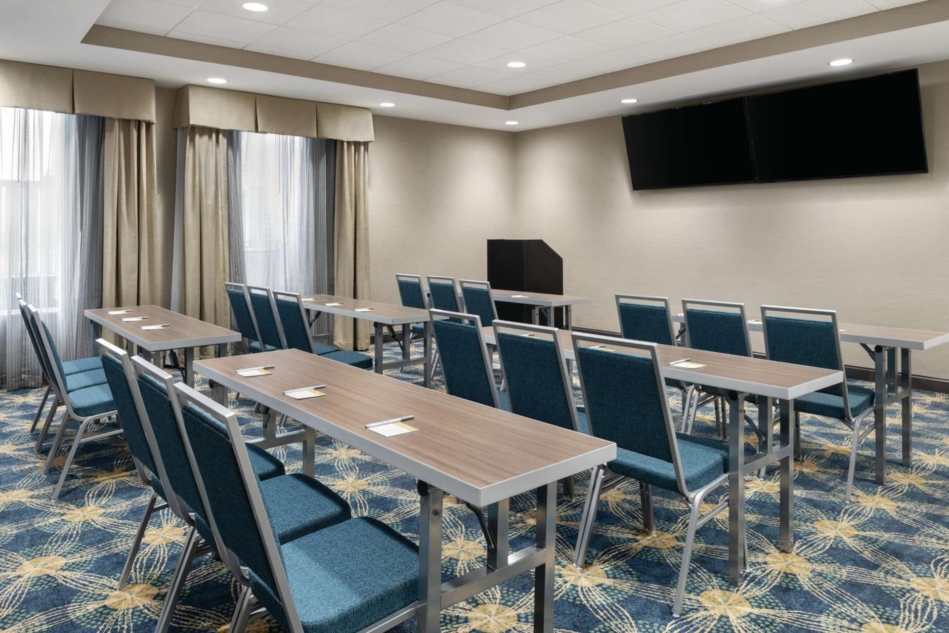 Hampton Inn Champaign Southwest gallery photo in Champaign, IL — image 13