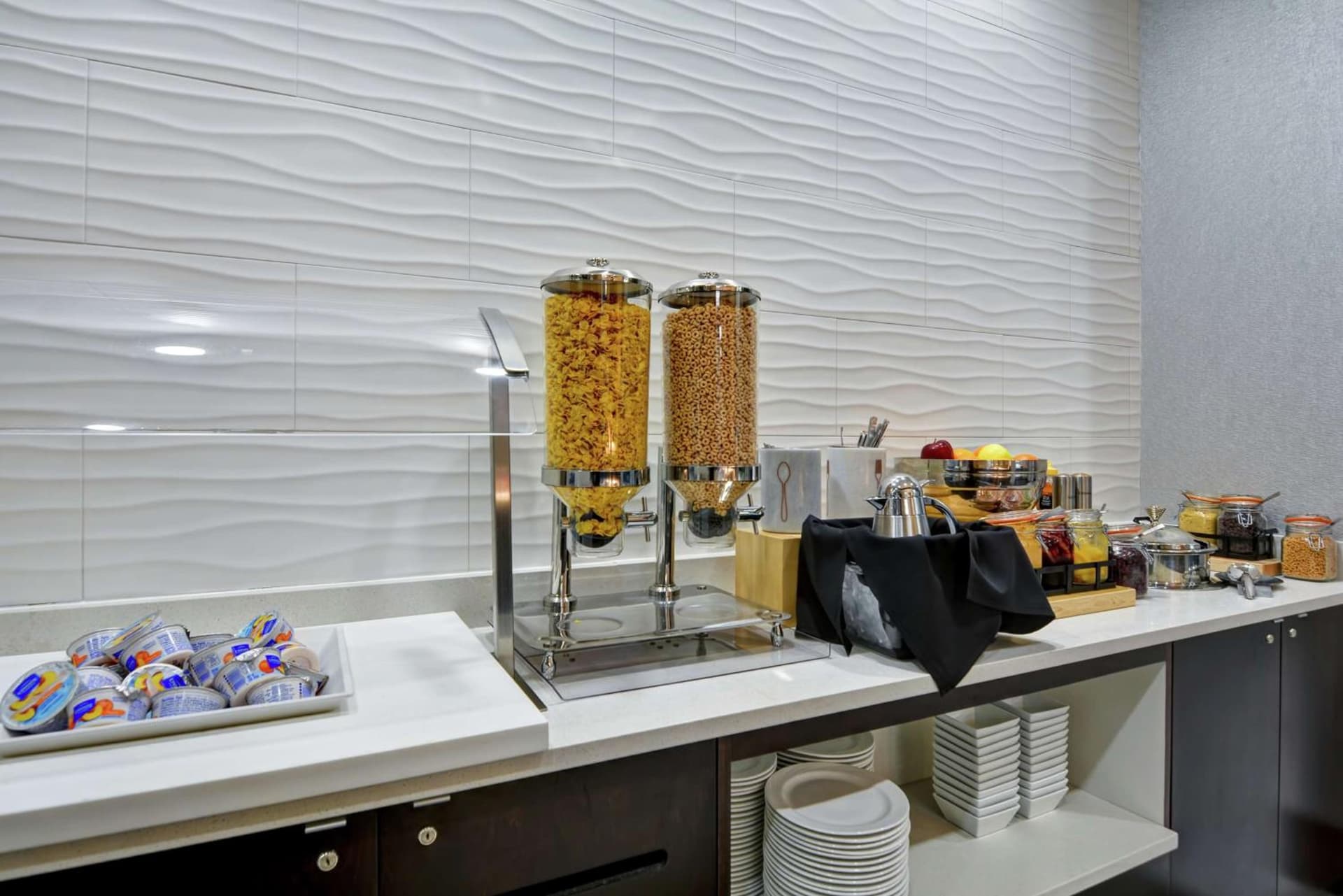 Embassy Suites By Hilton Plainfield Indianapolis Airport gallery photo in Plainfield, IN — image 7