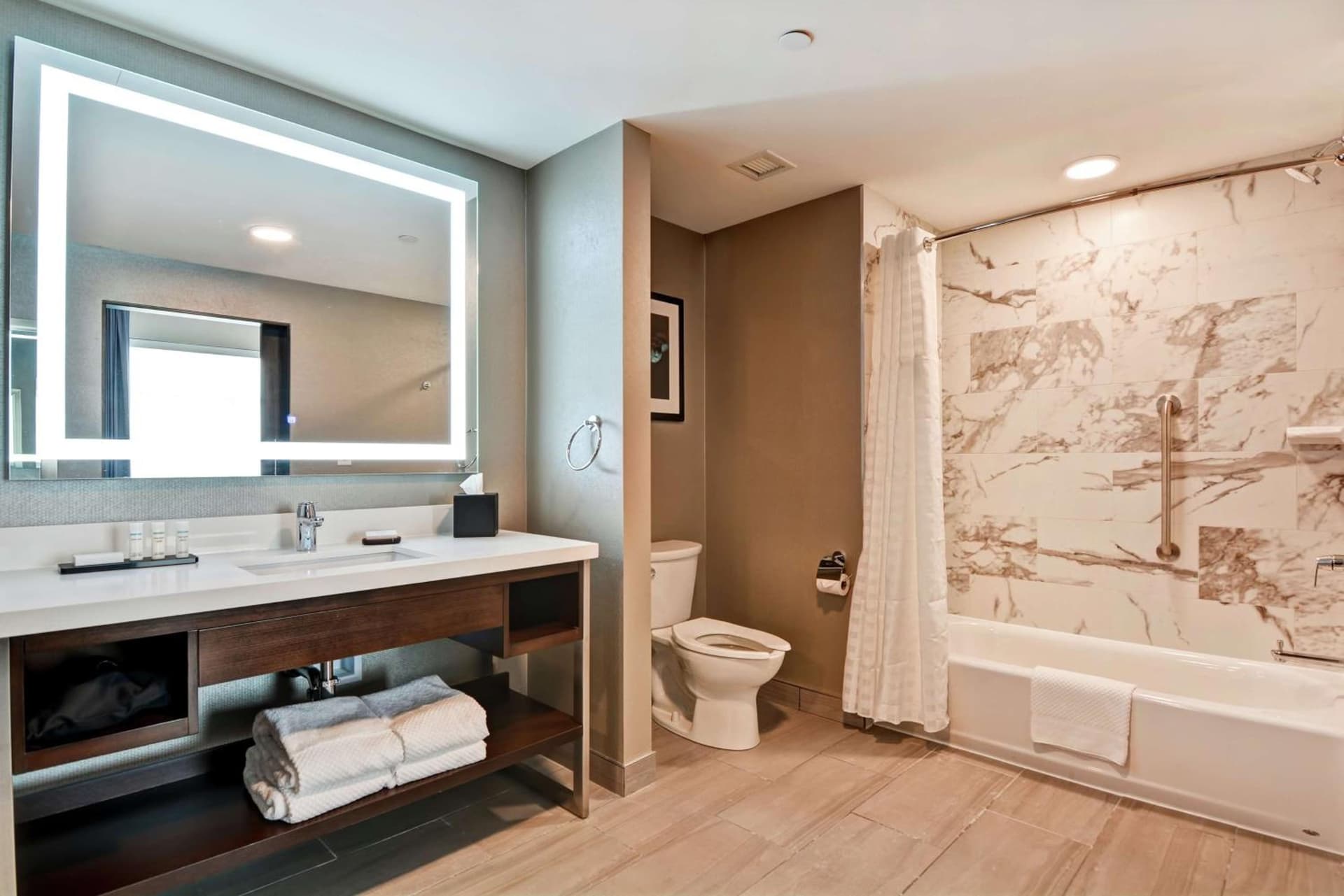 Embassy Suites By Hilton Plainfield Indianapolis Airport gallery photo in Plainfield, IN — image 23