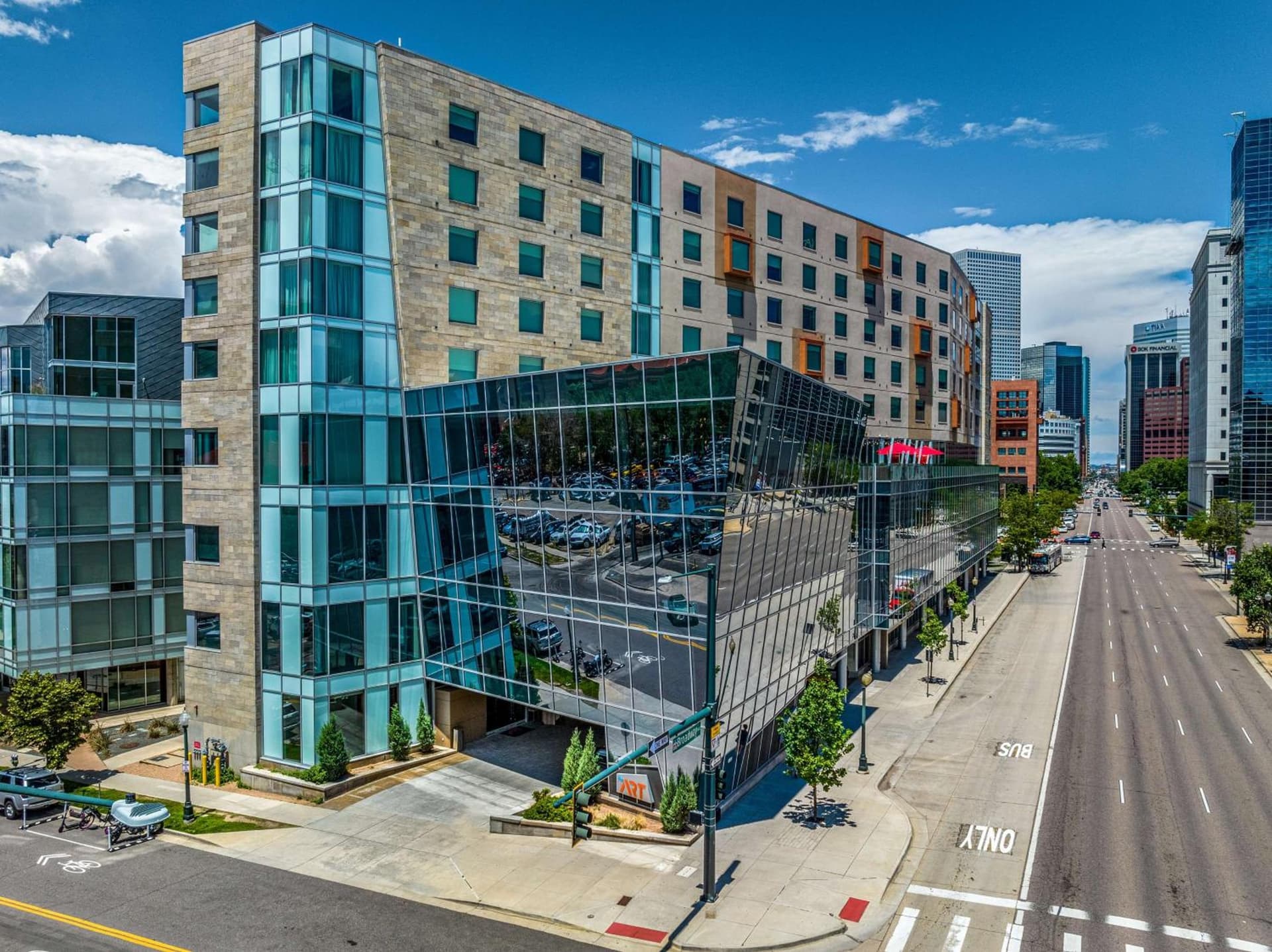 The Art Hotel Denver, Curio Collection by Hilton gallery photo in Denver, CO — image 18