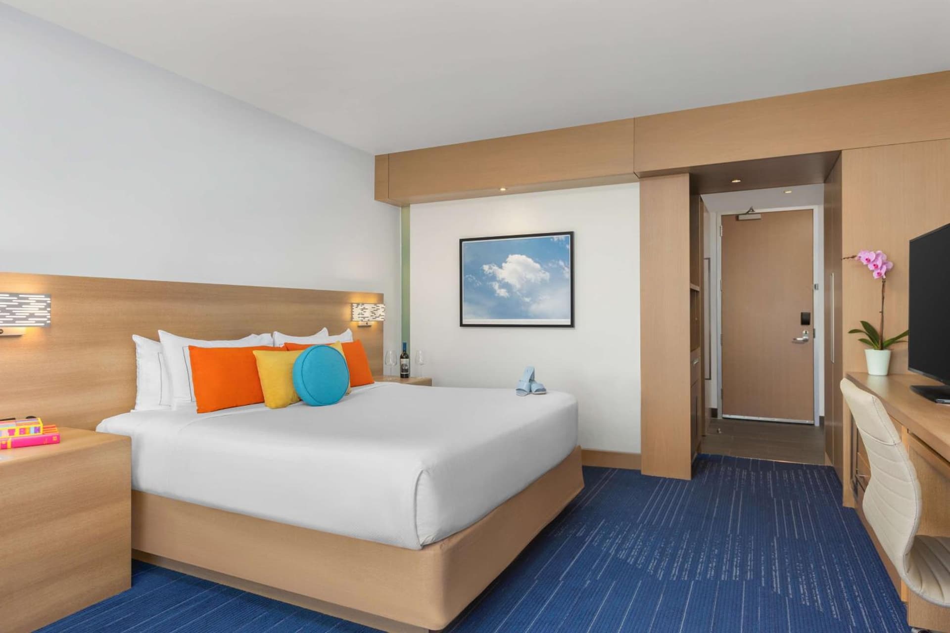 The Art Hotel Denver, Curio Collection by Hilton gallery photo in Denver, CO — image 31