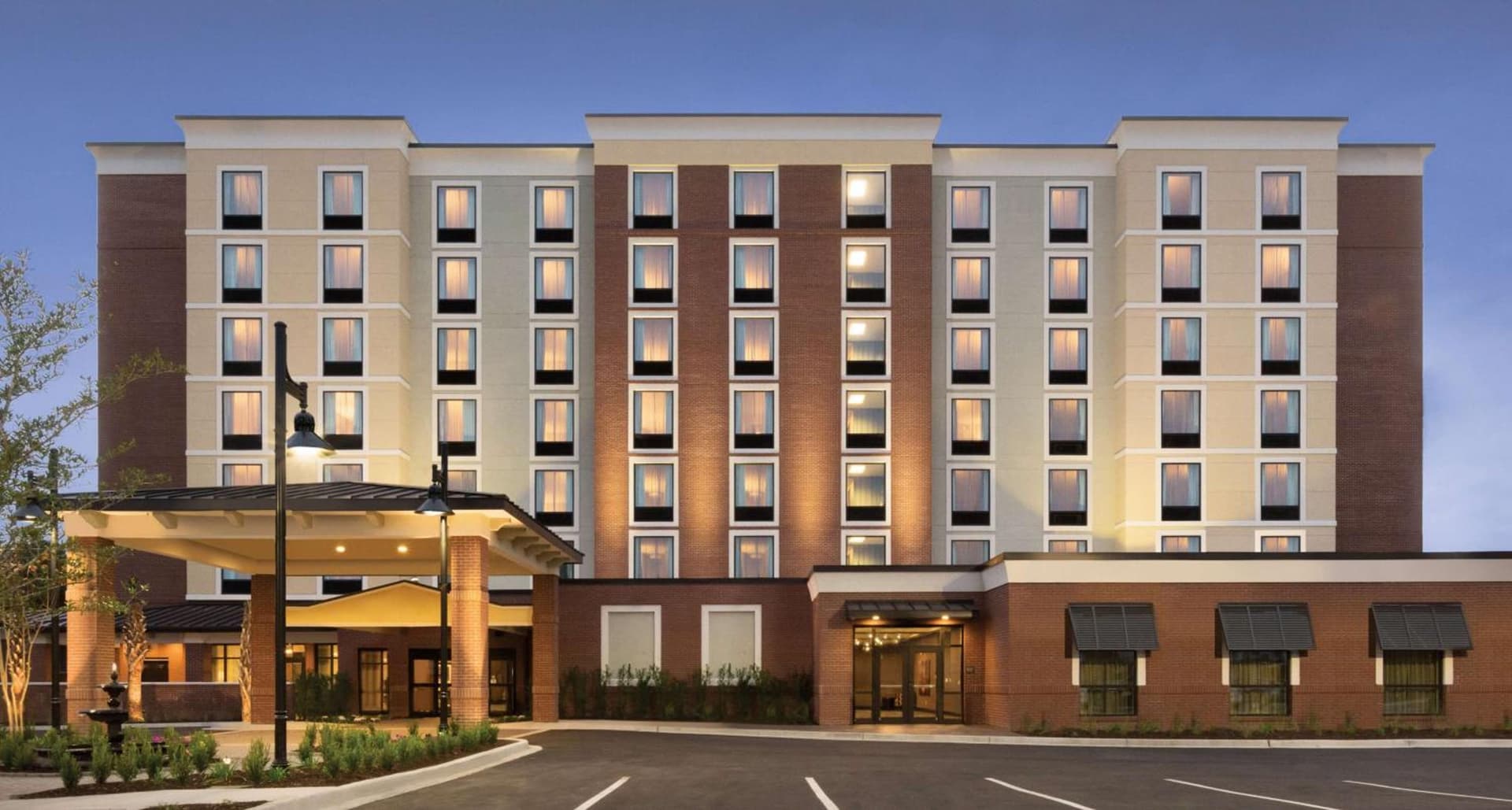 DoubleTree by Hilton Charleston Mount Pleasant property views in Charleston, SC — gallery photo 3