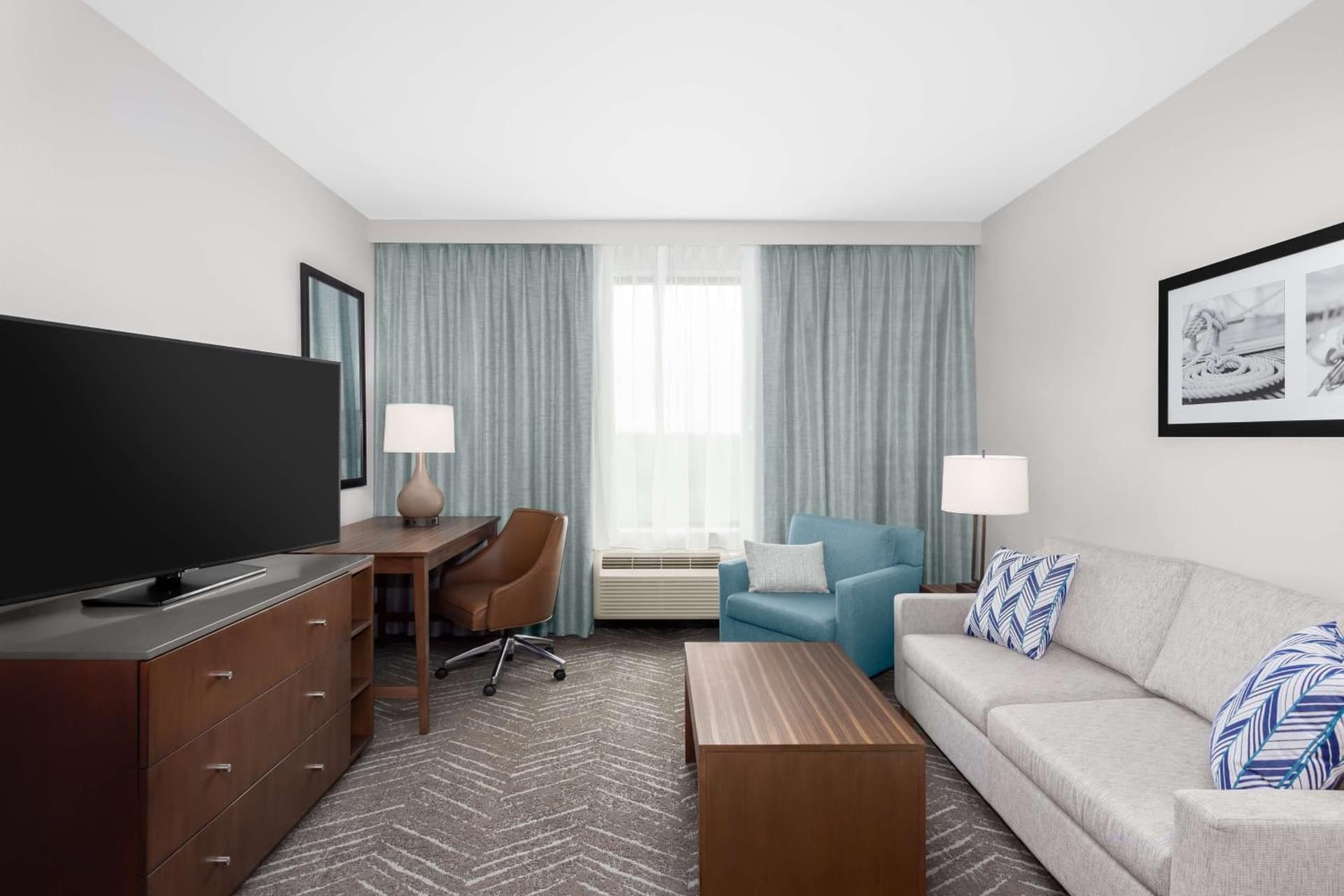DoubleTree by Hilton Charleston Mount Pleasant interior in Charleston, SC — gallery photo 2