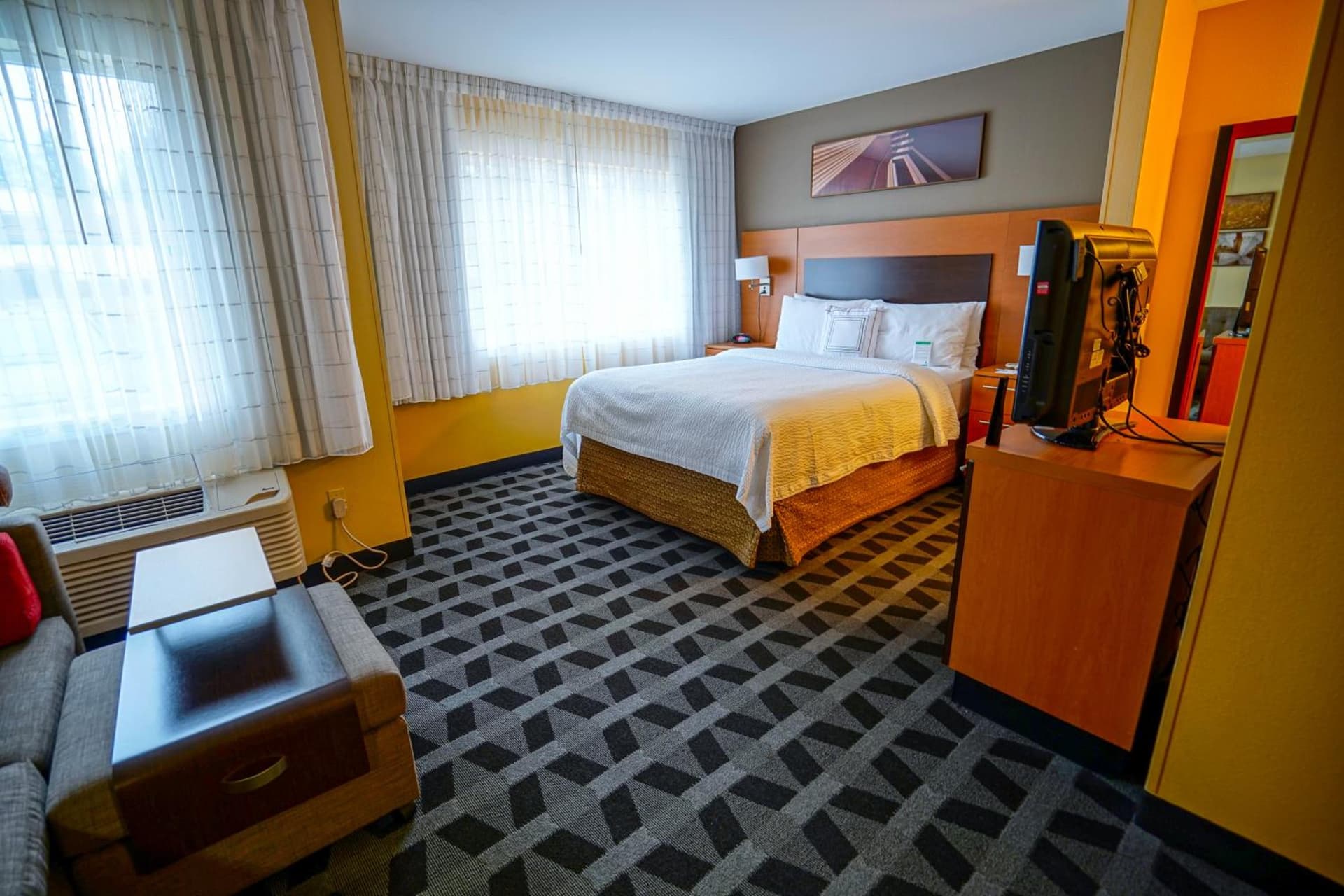 TownePlace Suites by Marriott Bend property views in Bend, OR — gallery photo 3