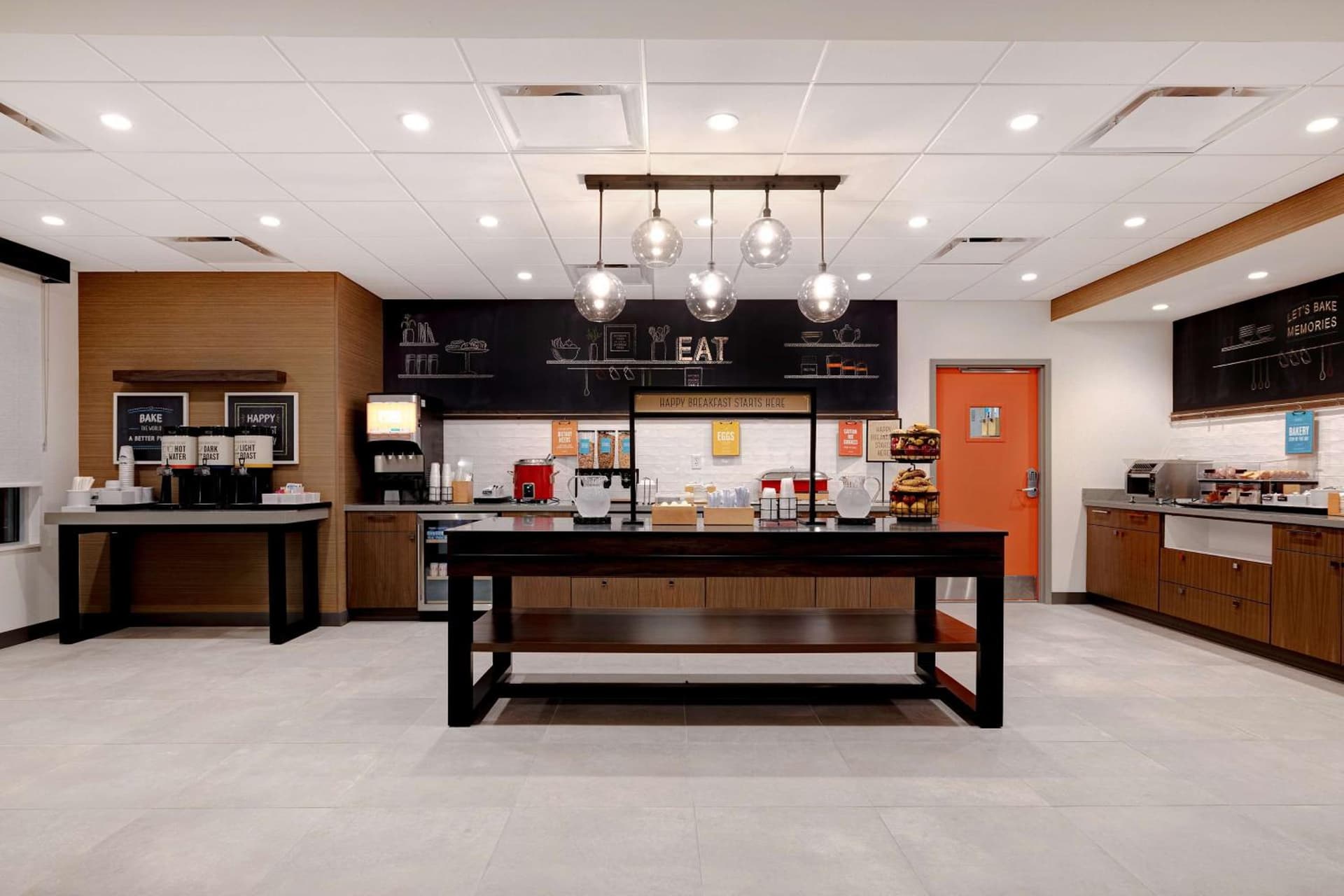 Hampton Inn Crown Point, In interior in Crown Point, IN — gallery photo 2