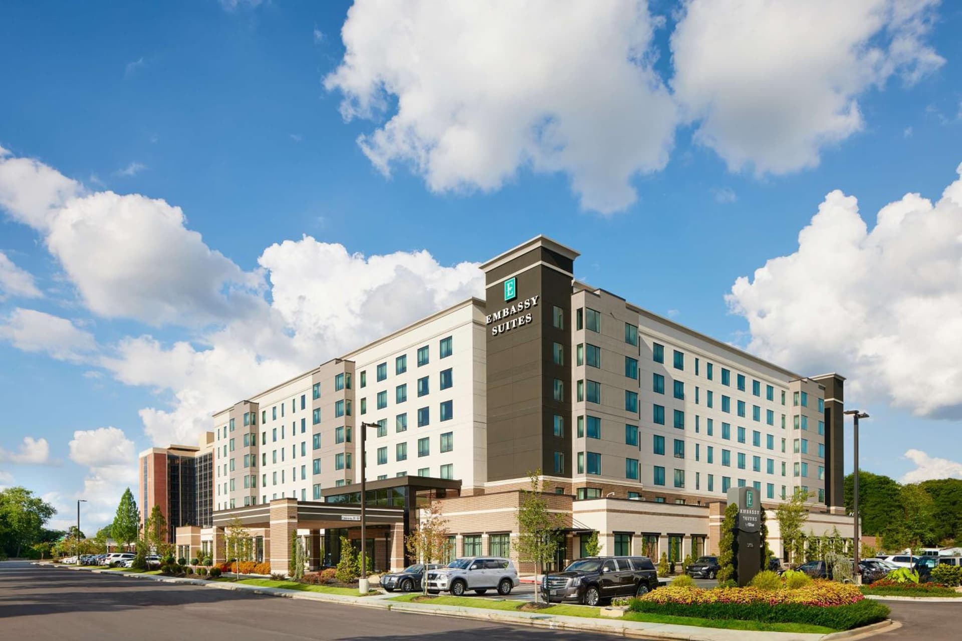 Embassy Suites By Hilton Atlanta Airport North interior in Atlanta, GA — gallery photo 2