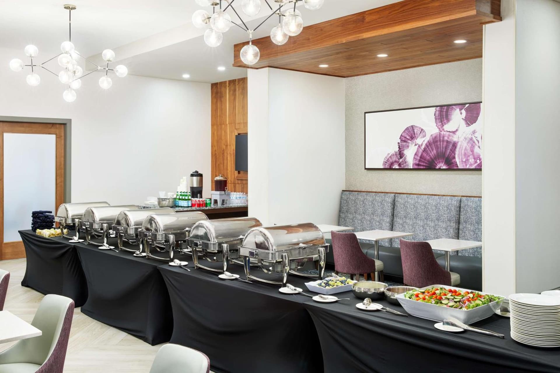 Embassy Suites By Hilton Atlanta Airport North gallery photo in Atlanta, GA — image 14