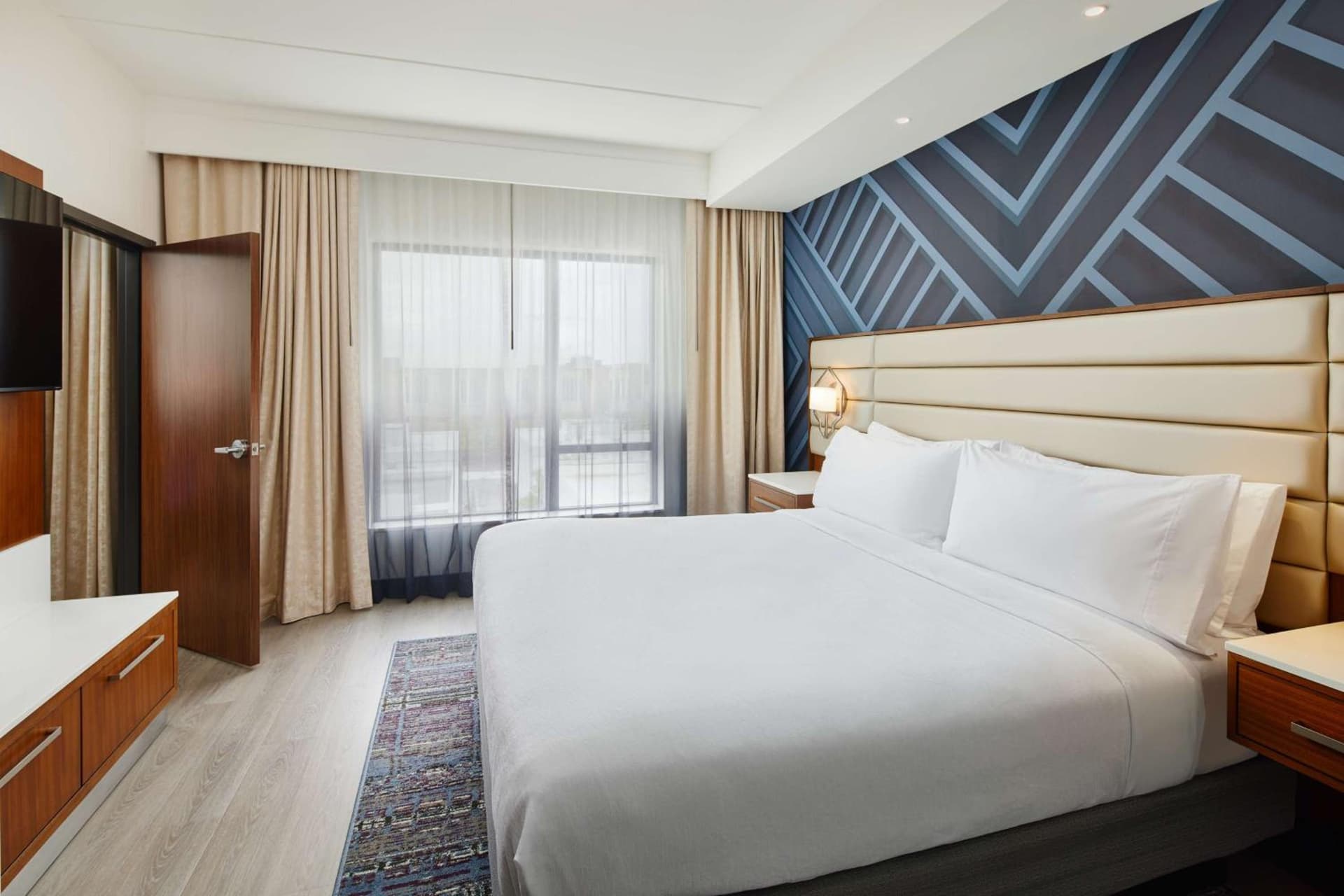 Embassy Suites By Hilton Atlanta Airport North gallery photo in Atlanta, GA — image 36