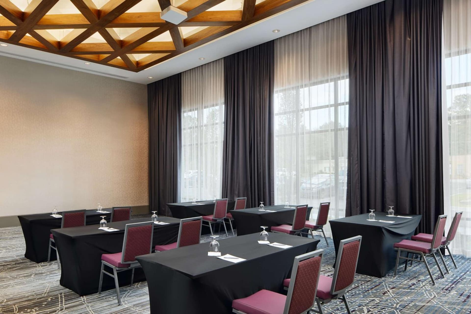 Embassy Suites By Hilton Atlanta Airport North gallery photo in Atlanta, GA — image 37