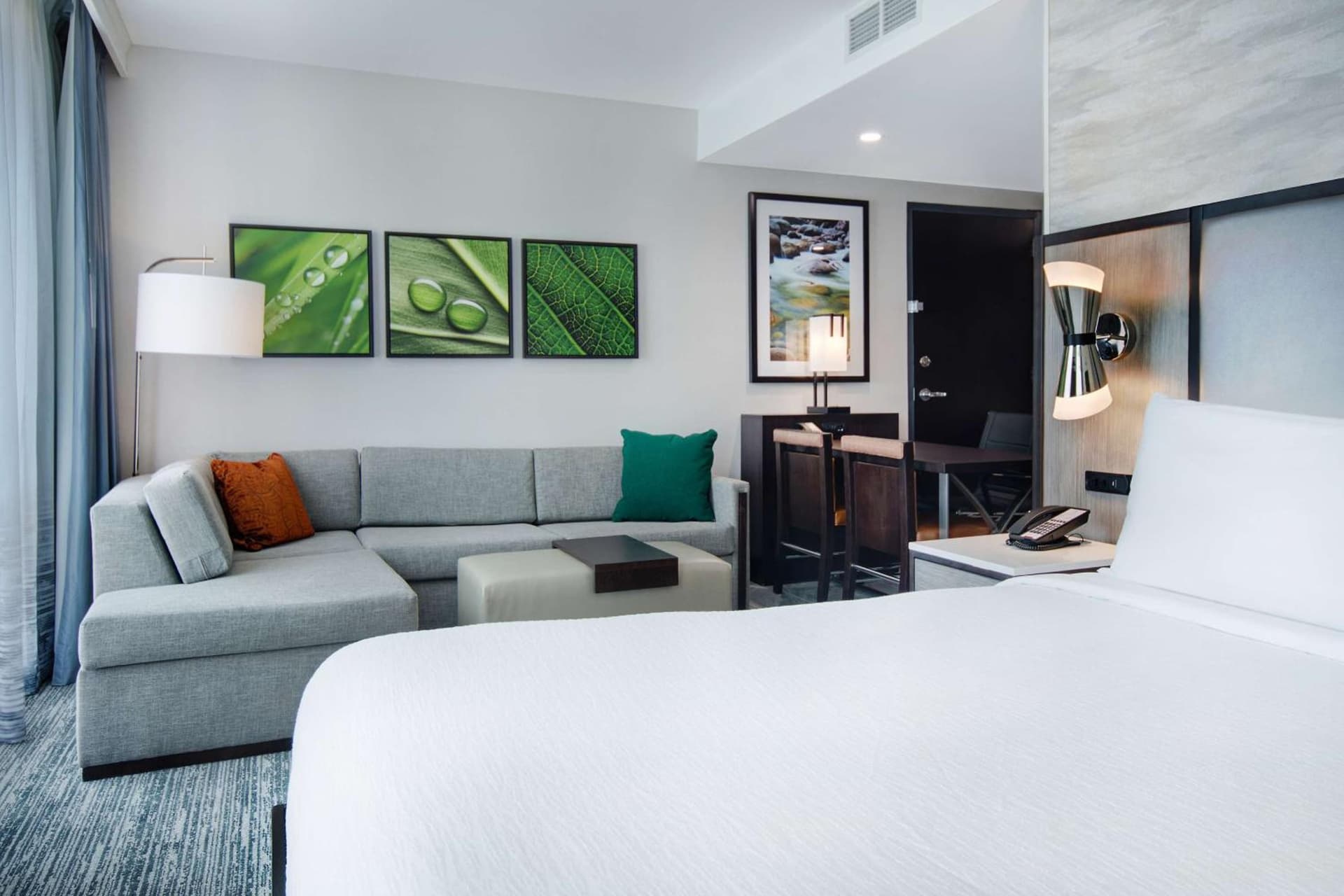 Embassy Suites By Hilton Alpharetta Halcyon gallery photo in Alpharetta, GA — image 44