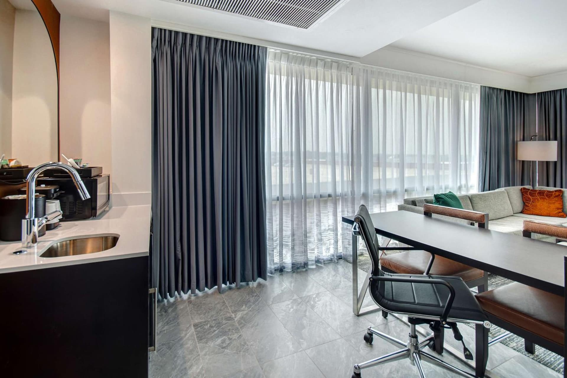 Embassy Suites By Hilton Alpharetta Halcyon gallery photo in Alpharetta, GA — image 13