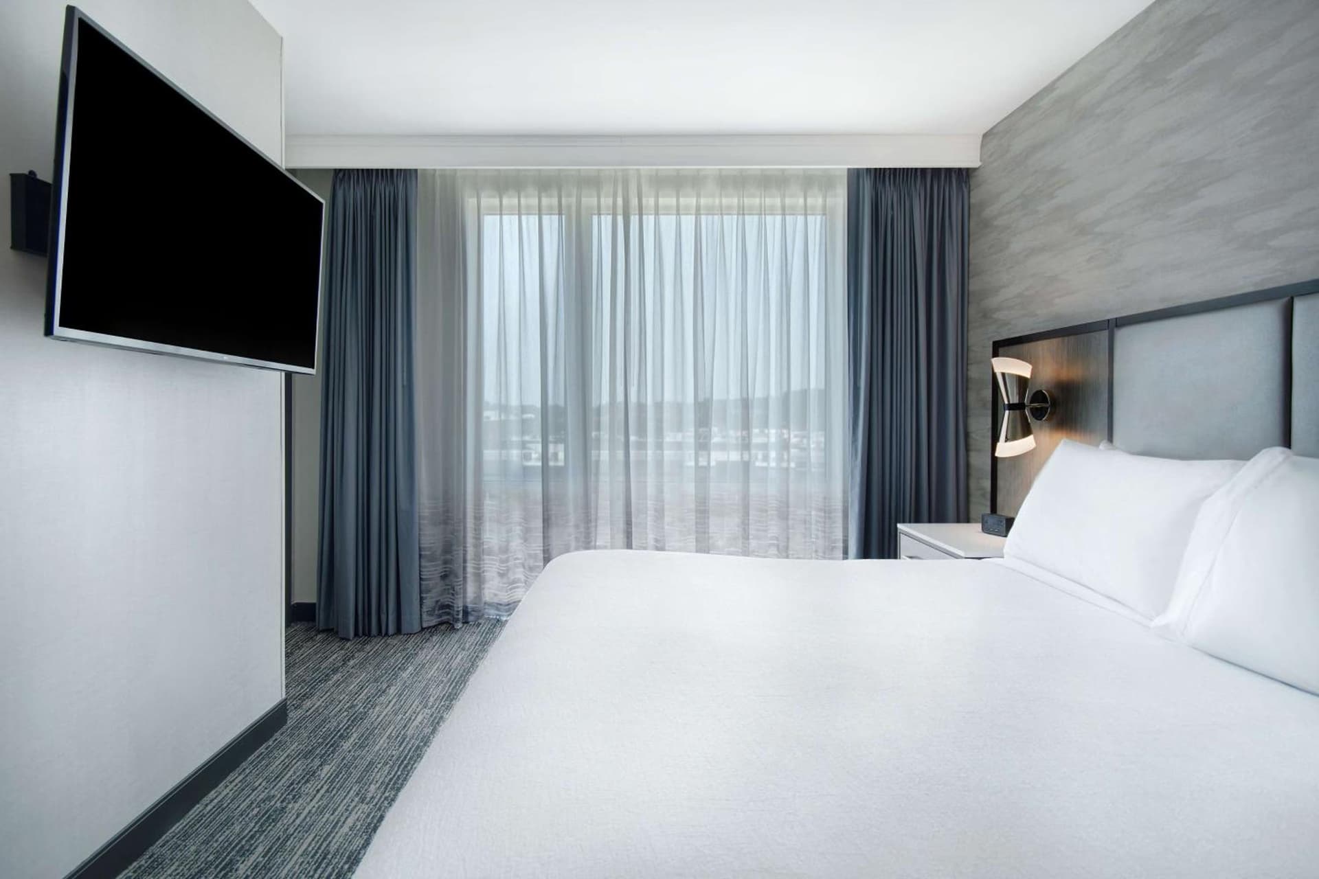 Embassy Suites By Hilton Alpharetta Halcyon gallery photo in Alpharetta, GA — image 39