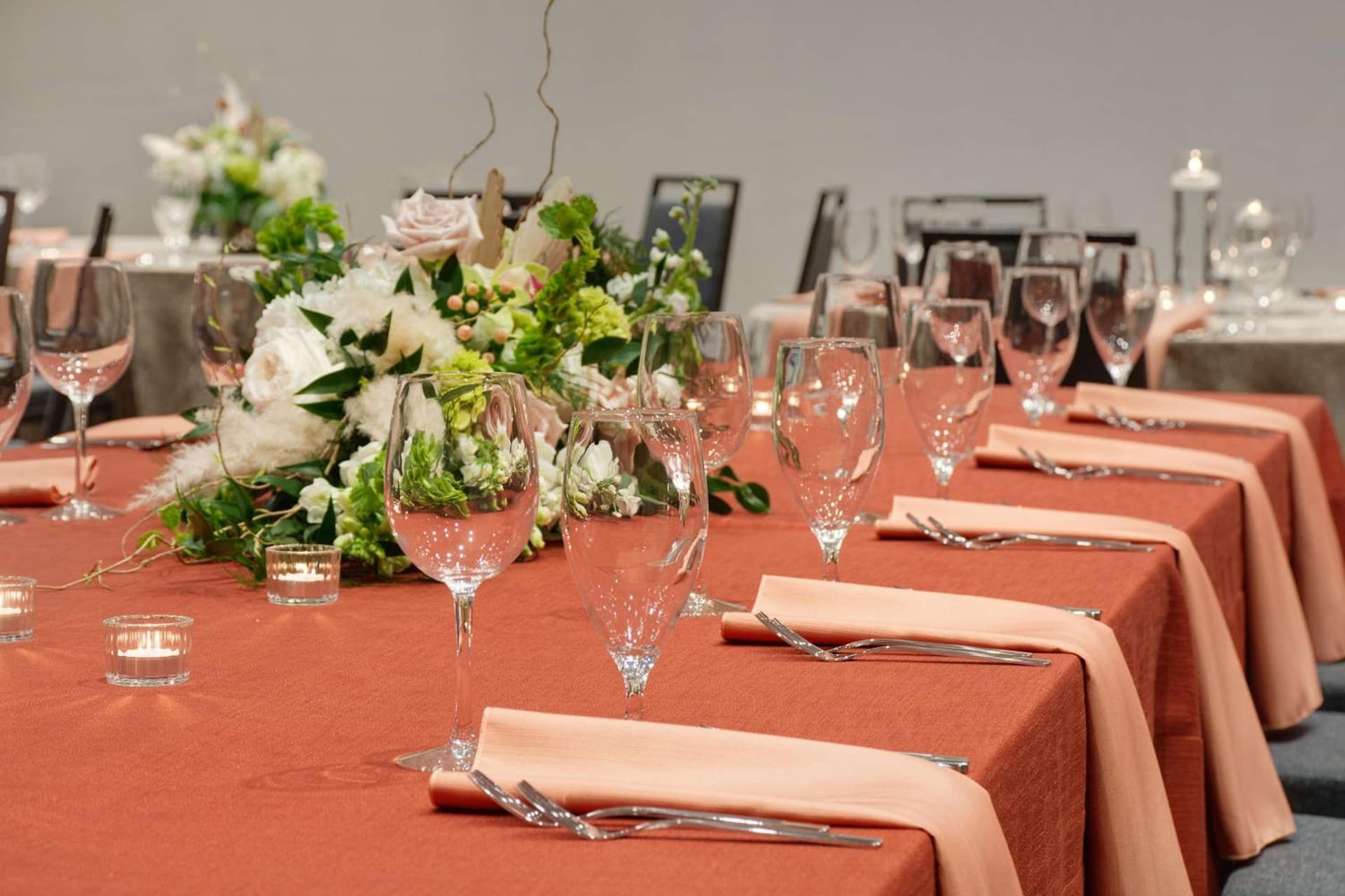 Embassy Suites By Hilton Alpharetta Halcyon gallery photo in Alpharetta, GA — image 5