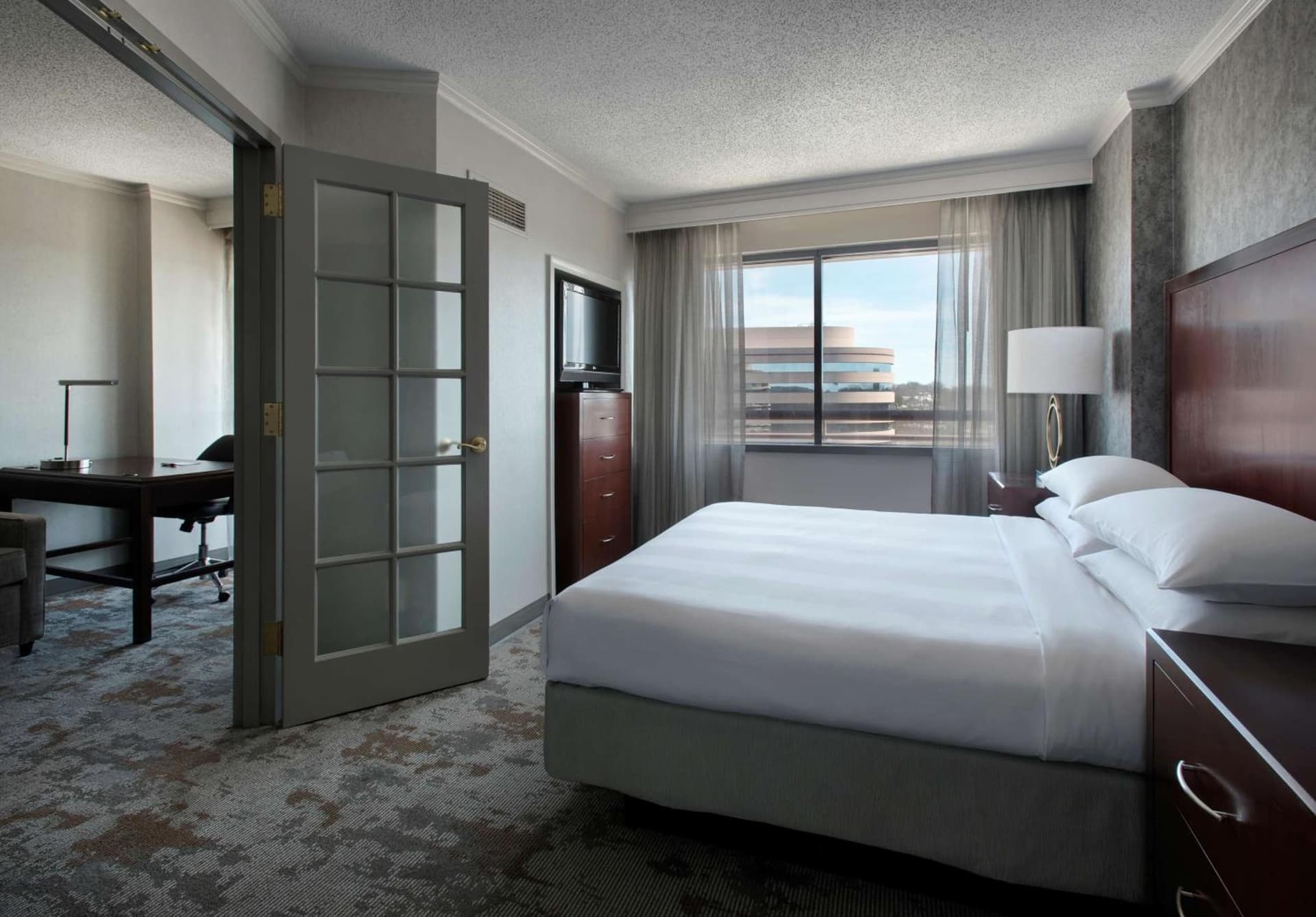 Embassy Suites by Hilton Bethesda Washington DC gallery photo in Bethesda, MD — image 27
