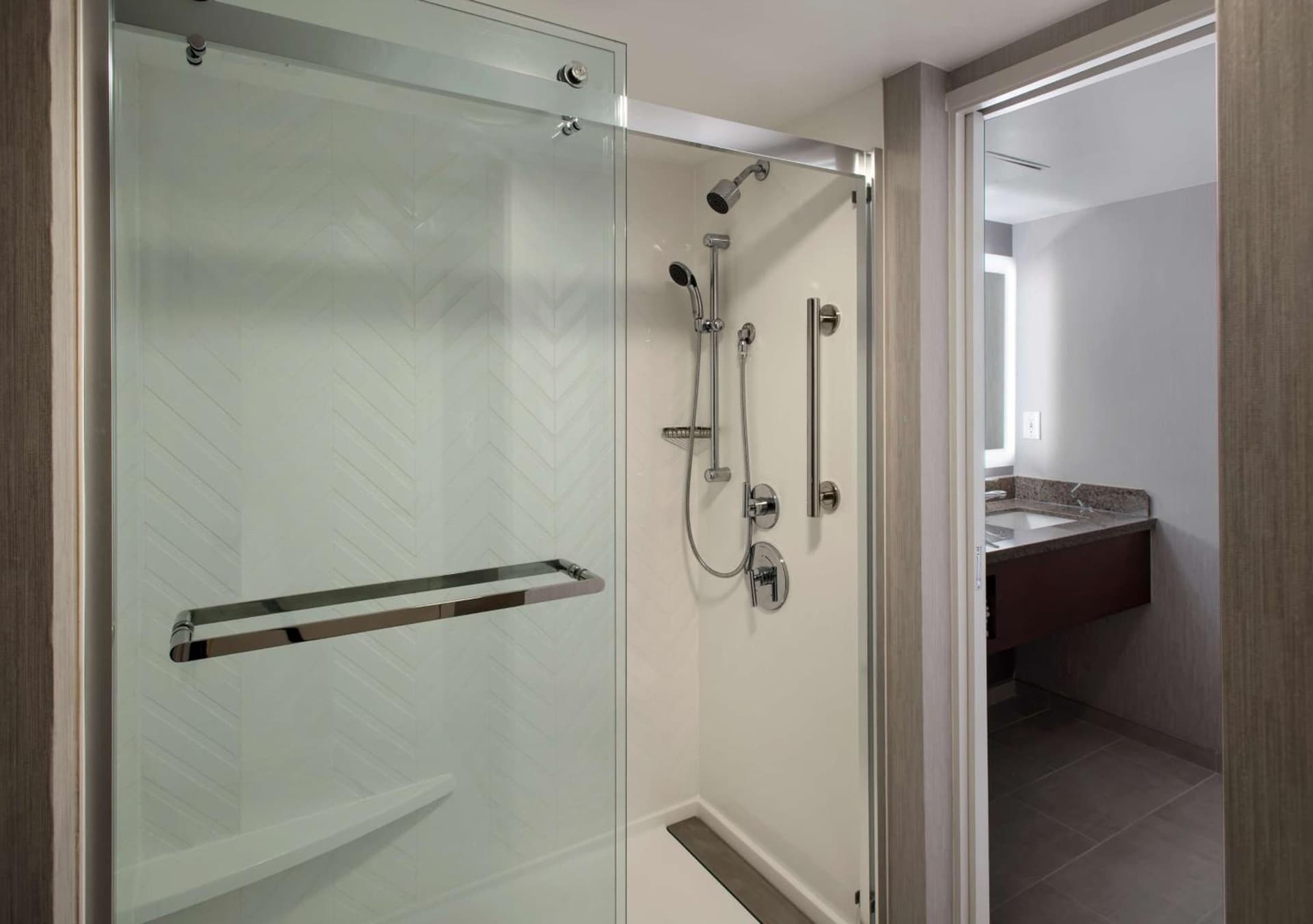 Embassy Suites by Hilton Bethesda Washington DC gallery photo in Bethesda, MD — image 31