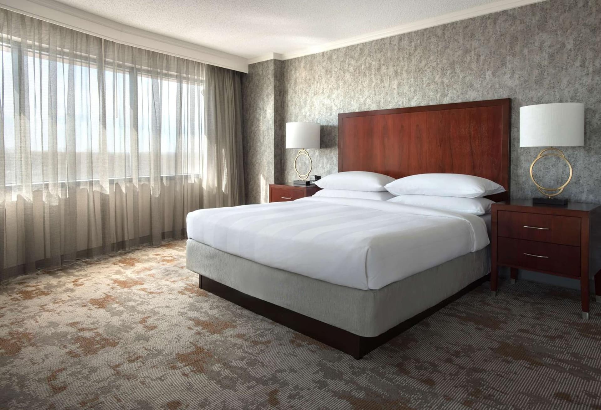 Embassy Suites by Hilton Bethesda Washington DC gallery photo in Bethesda, MD — image 4
