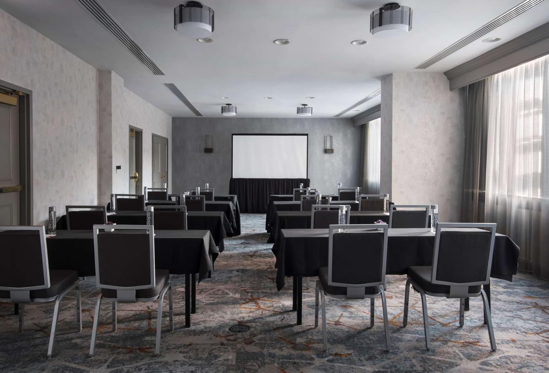 Embassy Suites by Hilton Bethesda Washington DC gallery photo in Bethesda, MD — image 16